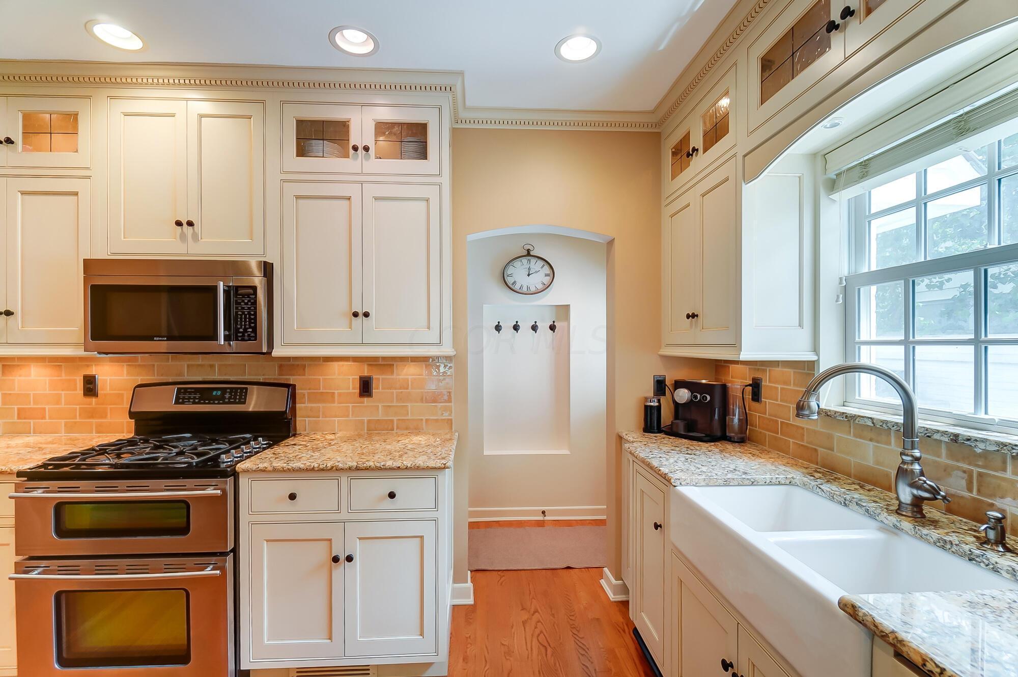 1874 Collingswood Road