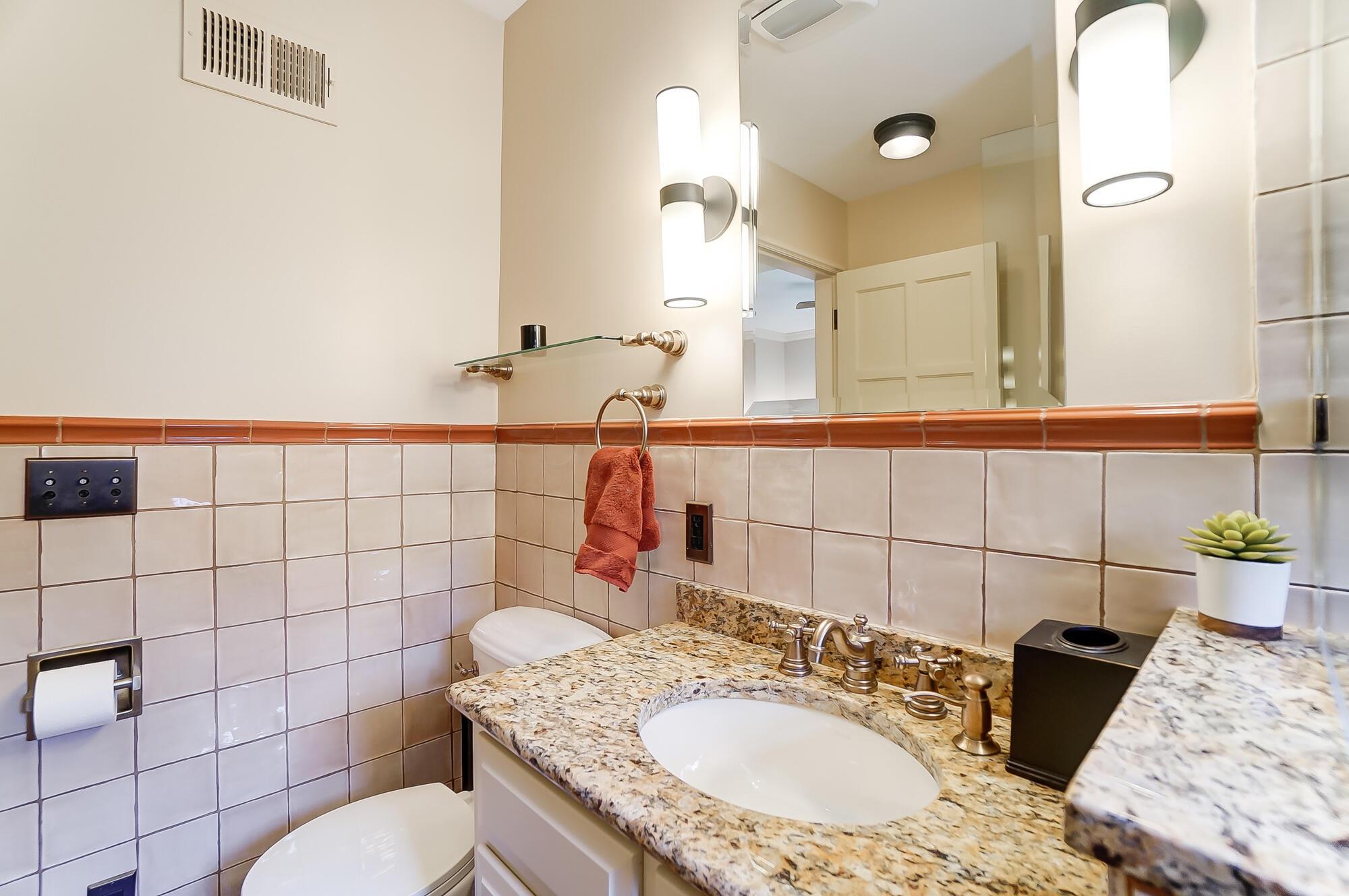 1874 Collingswood Road