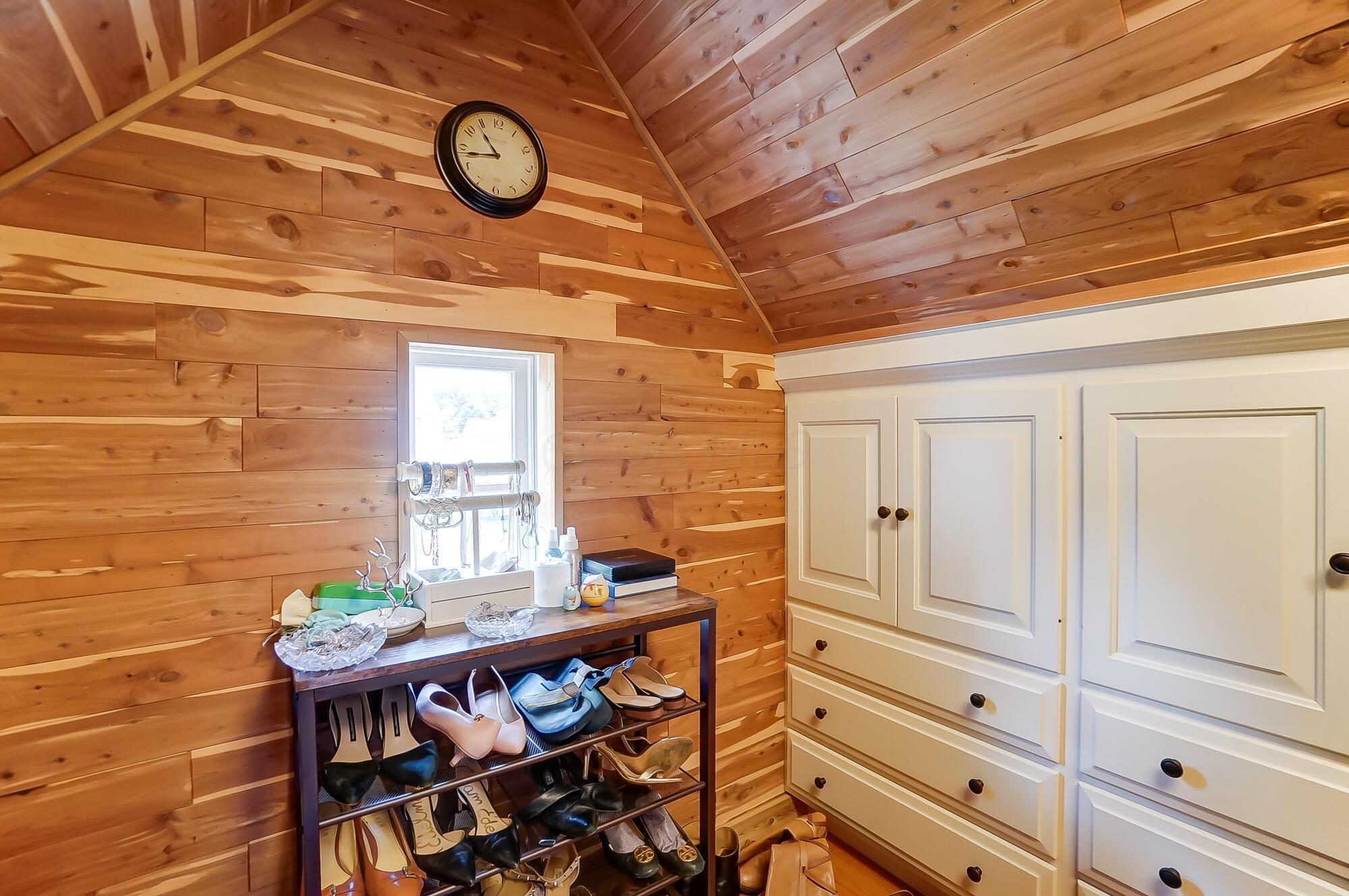 1874 Collingswood Road