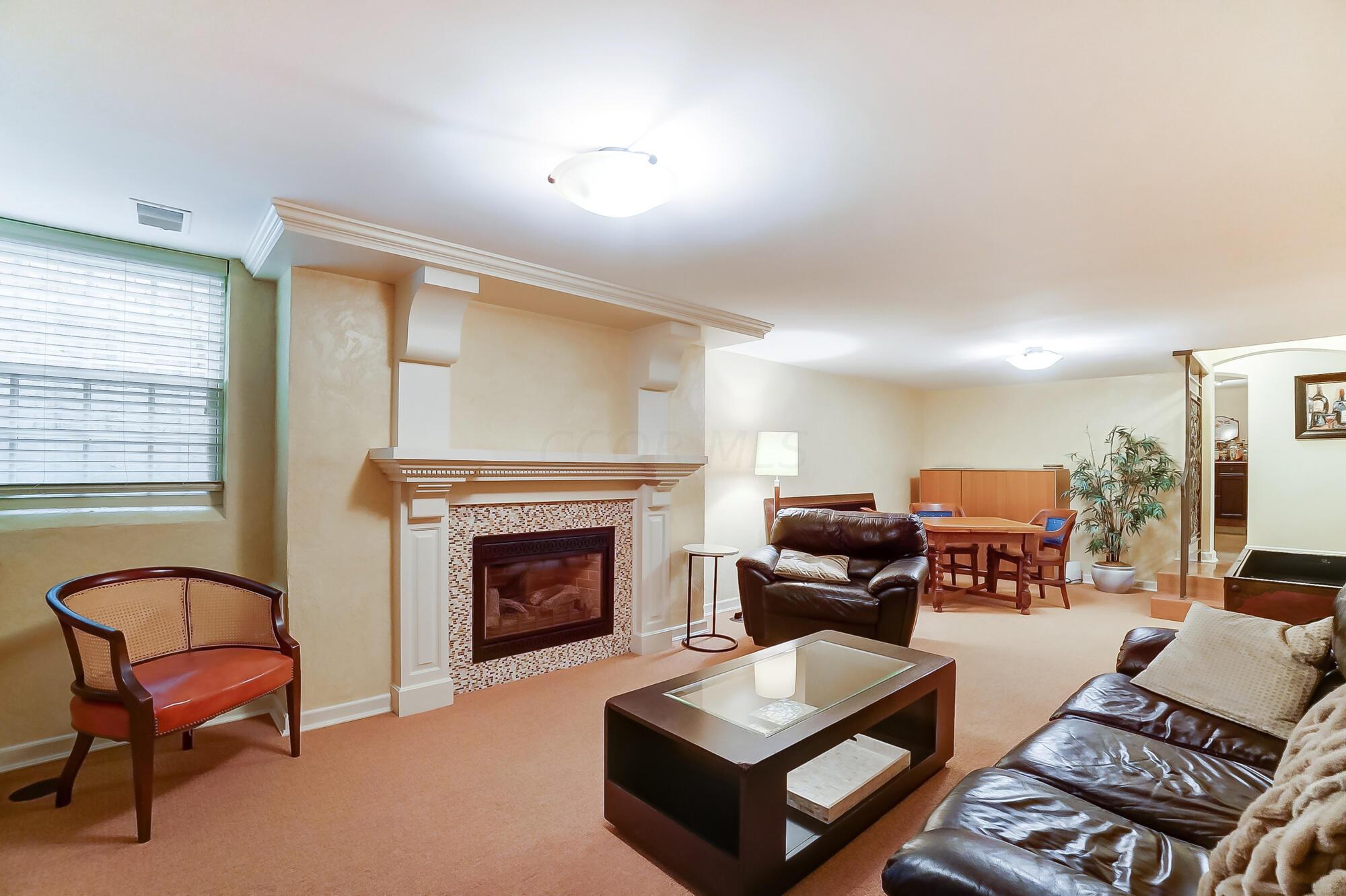 1874 Collingswood Road