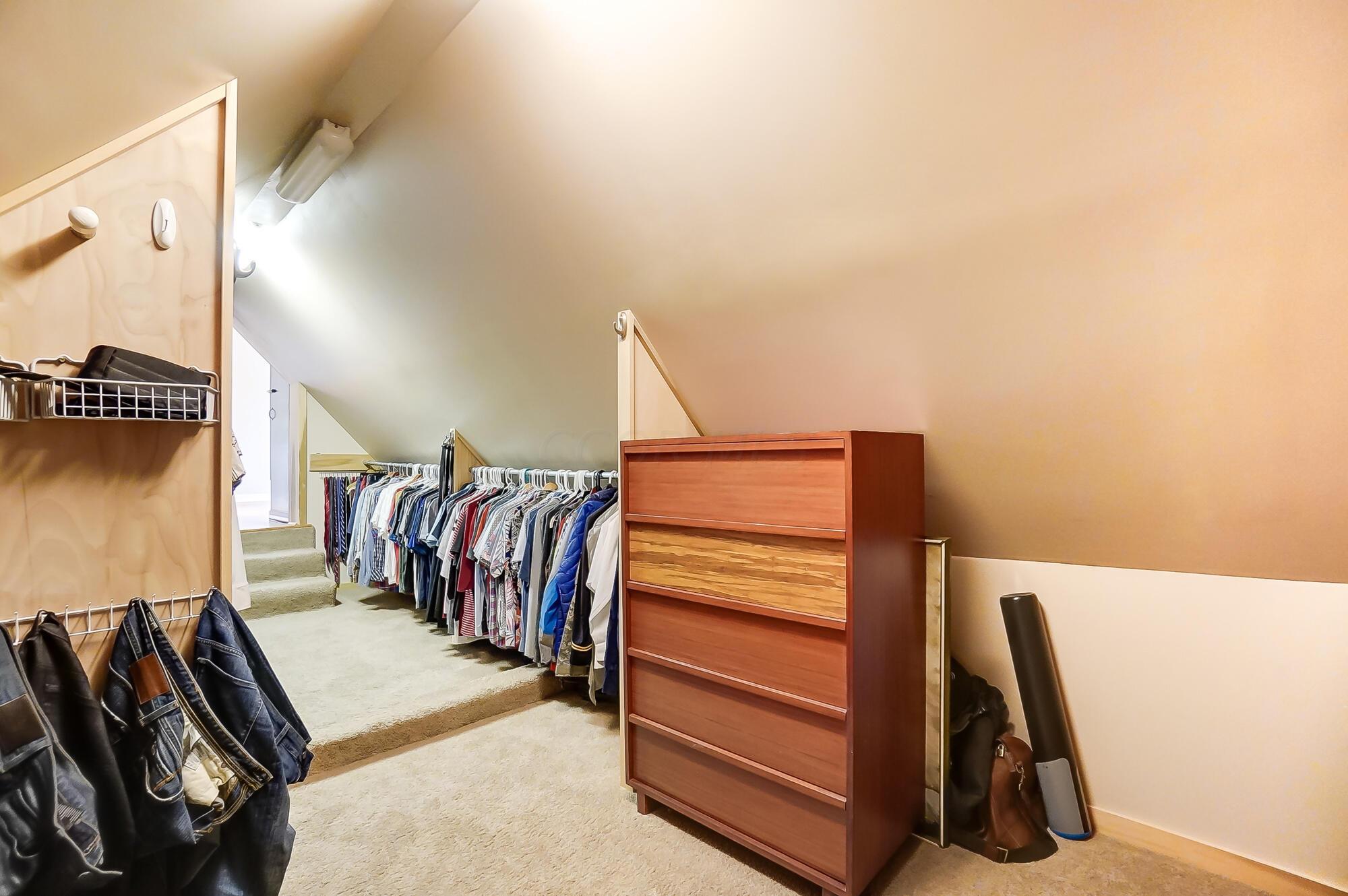 1874 Collingswood Road