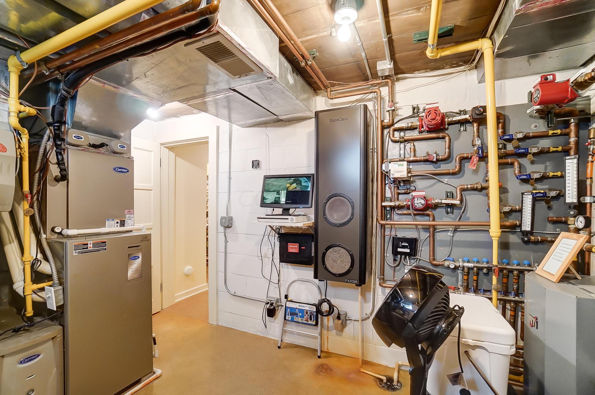 1874 Collingswood Road