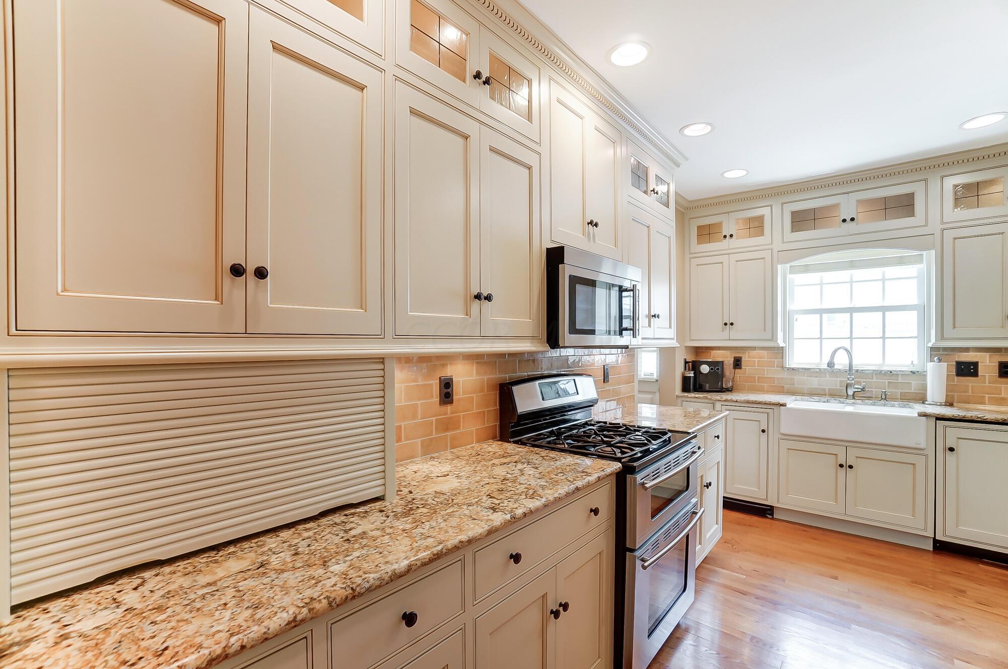 1874 Collingswood Road