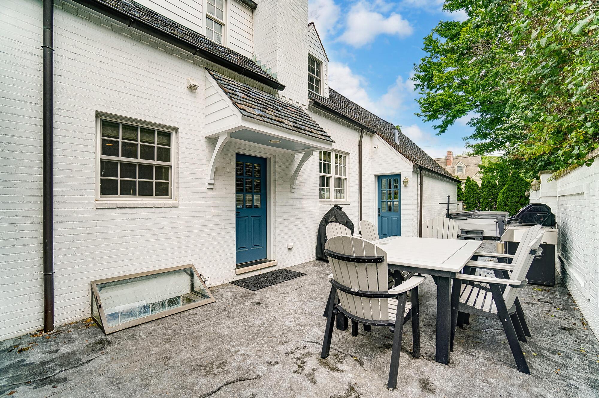 1874 Collingswood Road