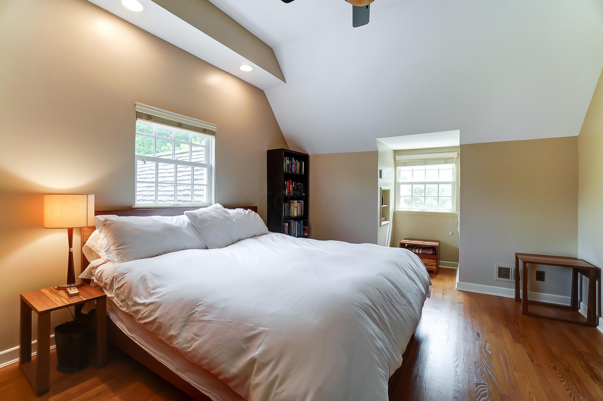 1874 Collingswood Road