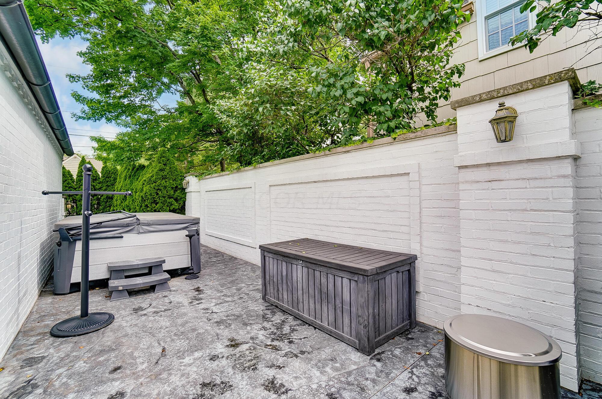 1874 Collingswood Road