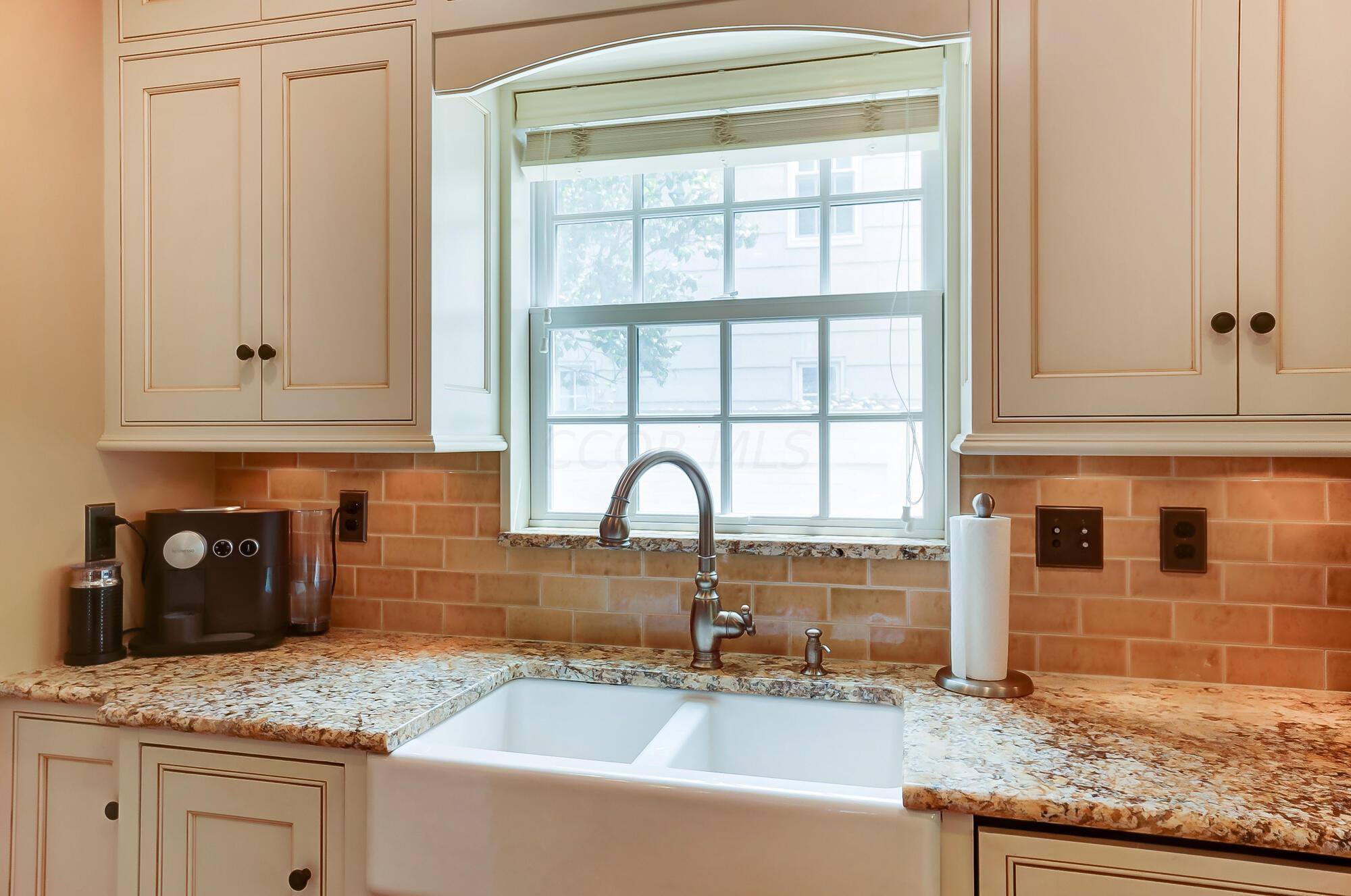 1874 Collingswood Road