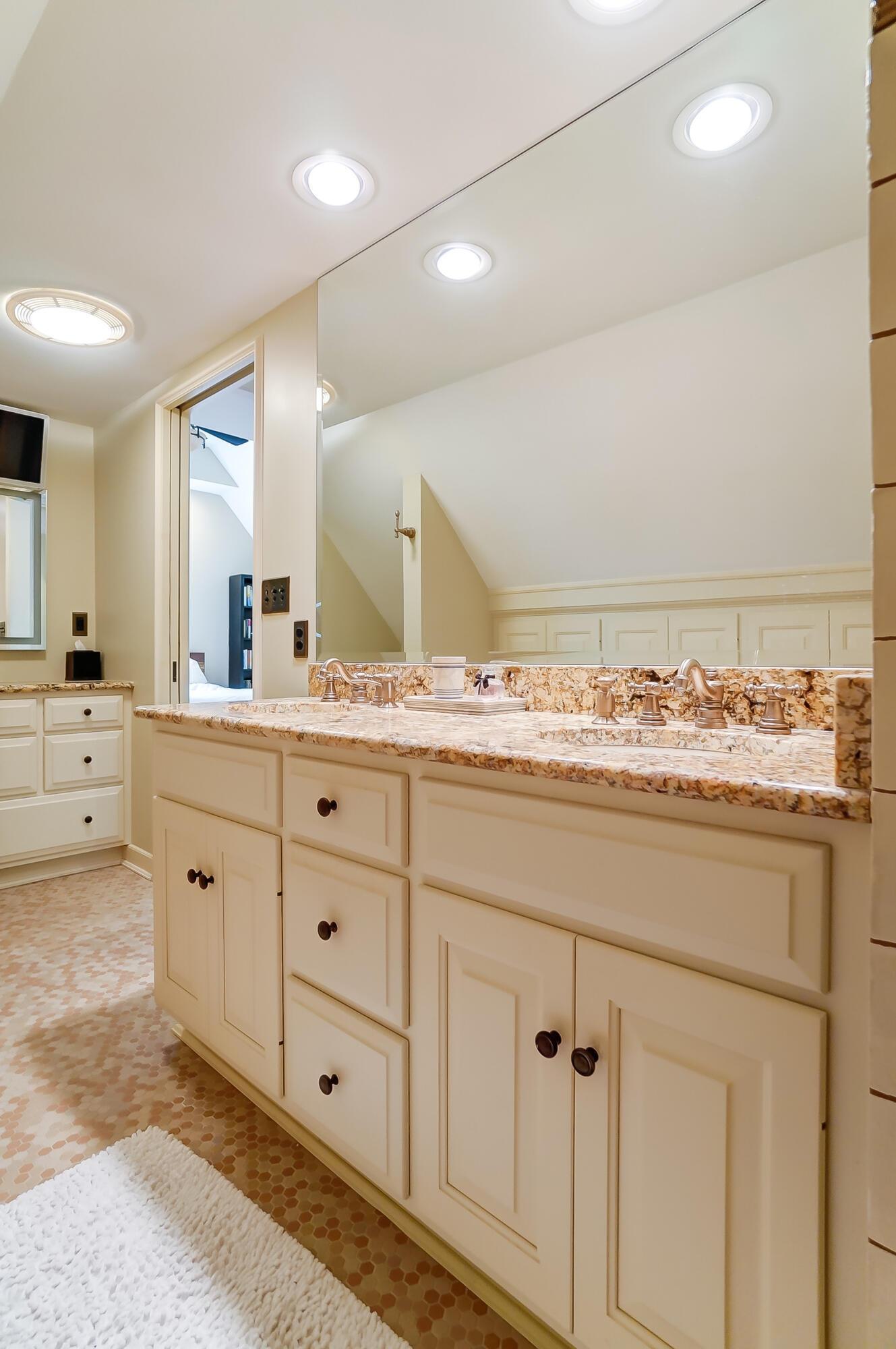 1874 Collingswood Road