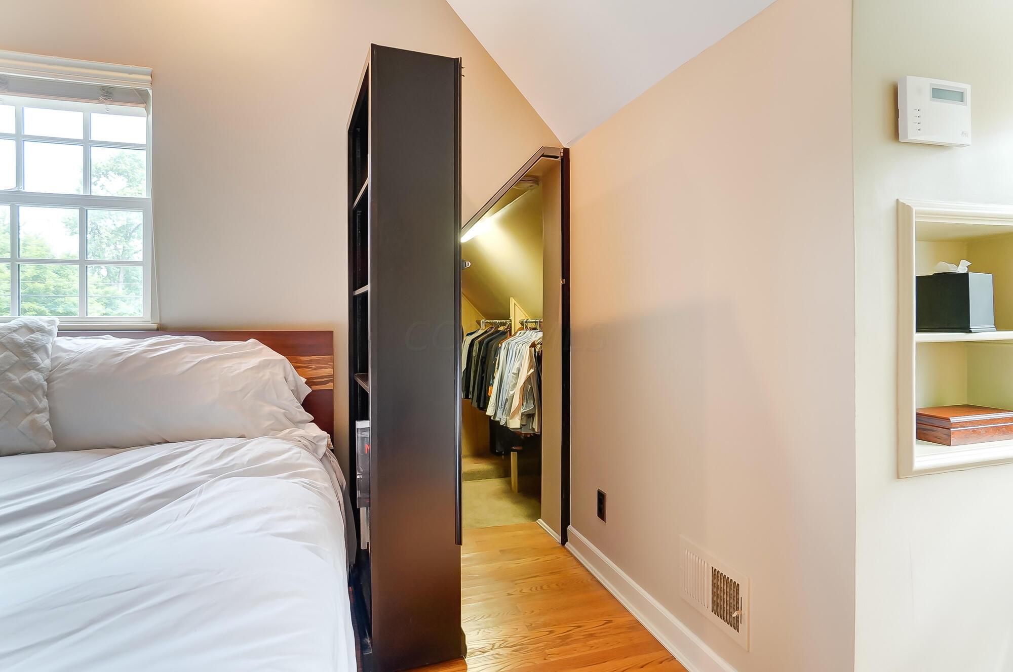 1874 Collingswood Road