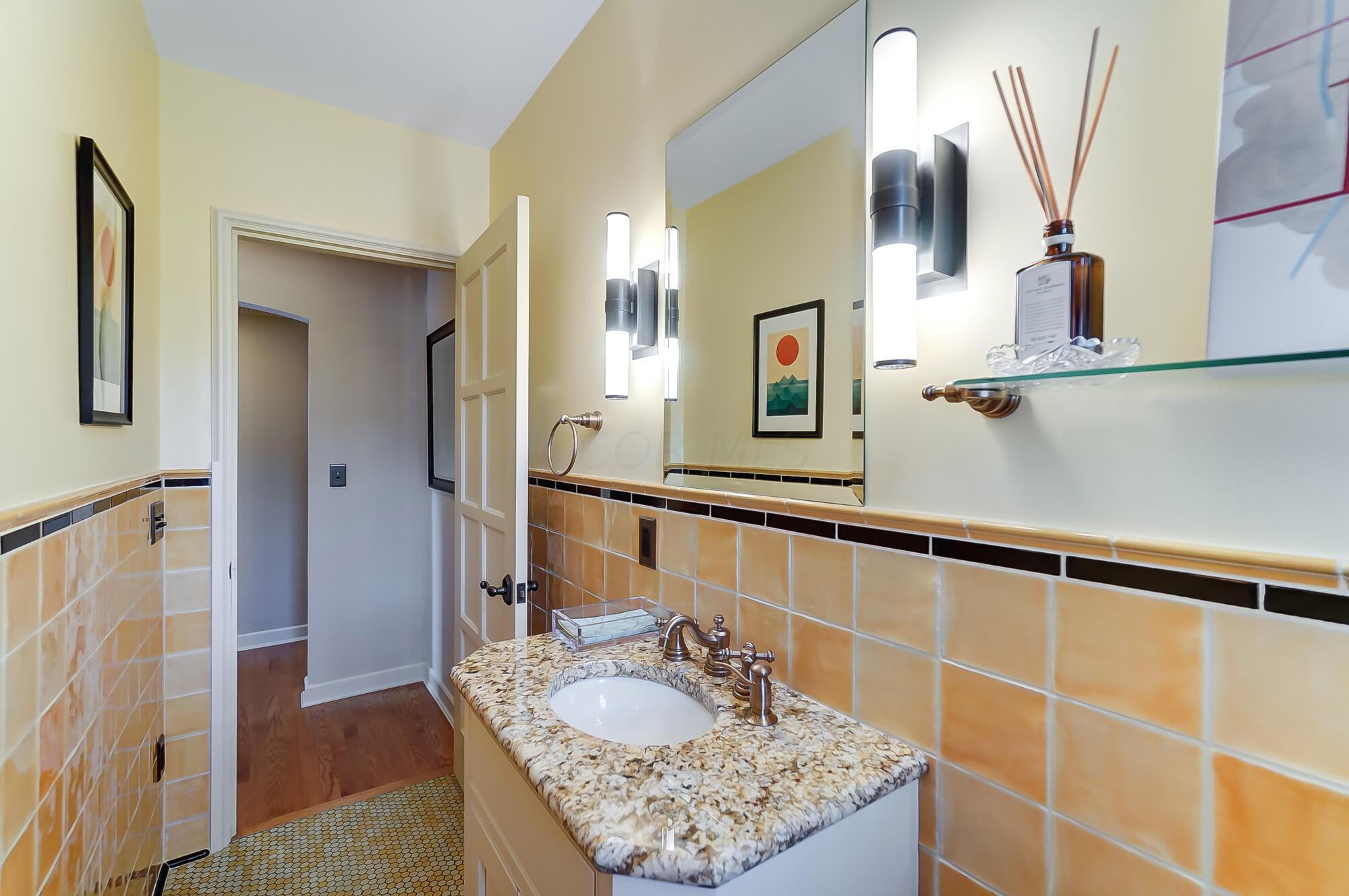 1874 Collingswood Road