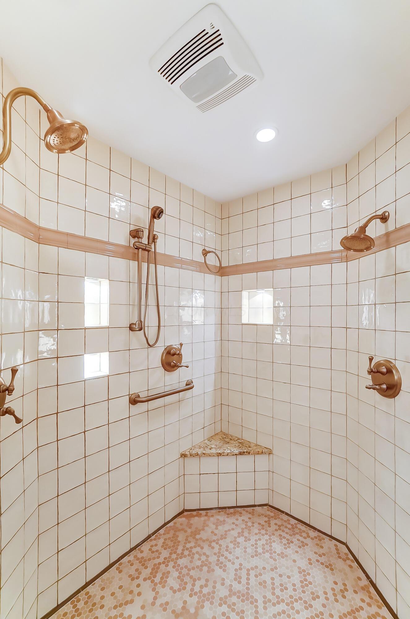 1874 Collingswood Road