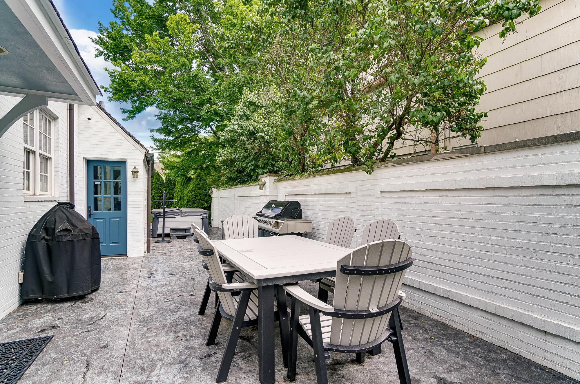 1874 Collingswood Road