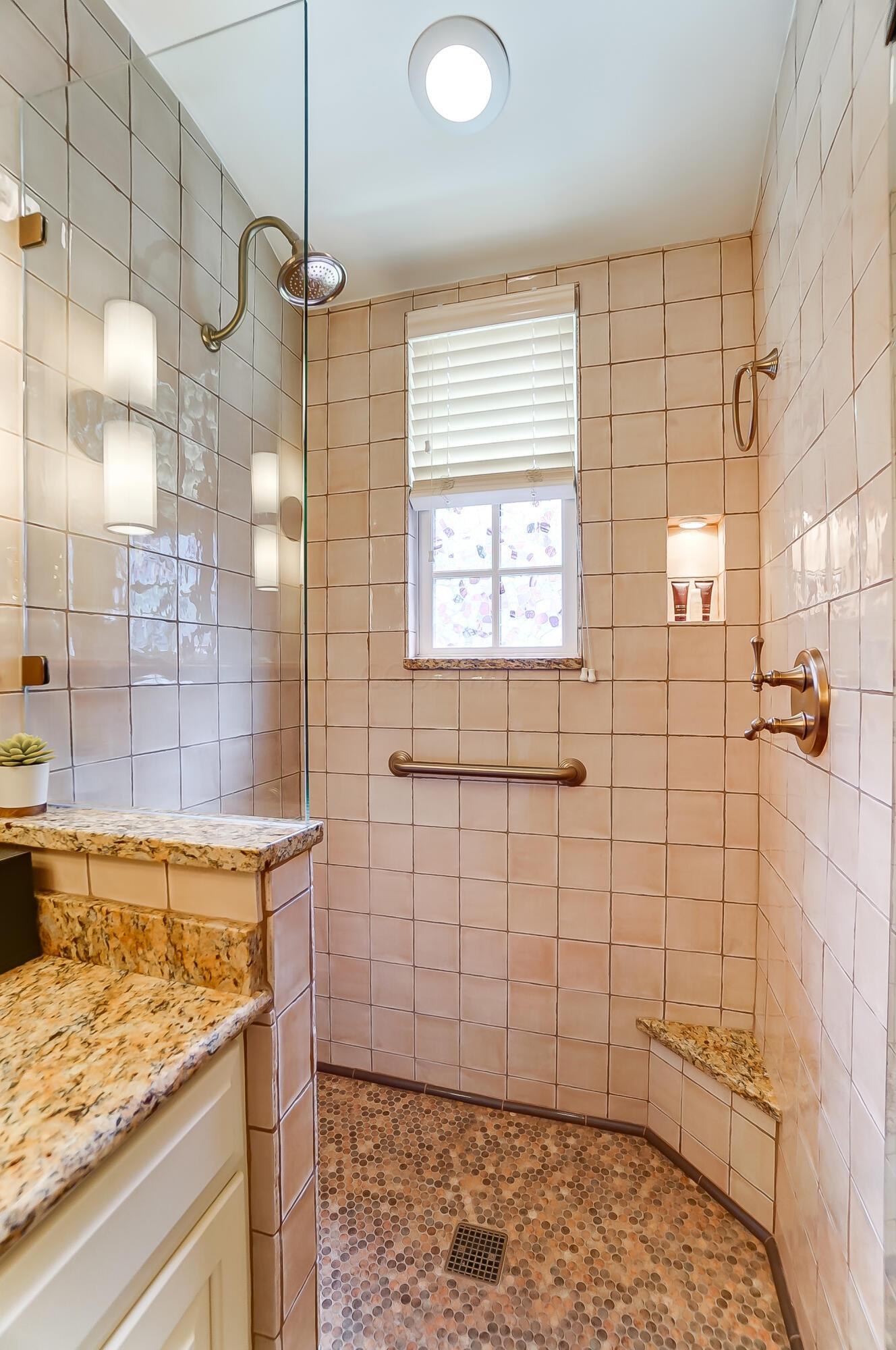 1874 Collingswood Road