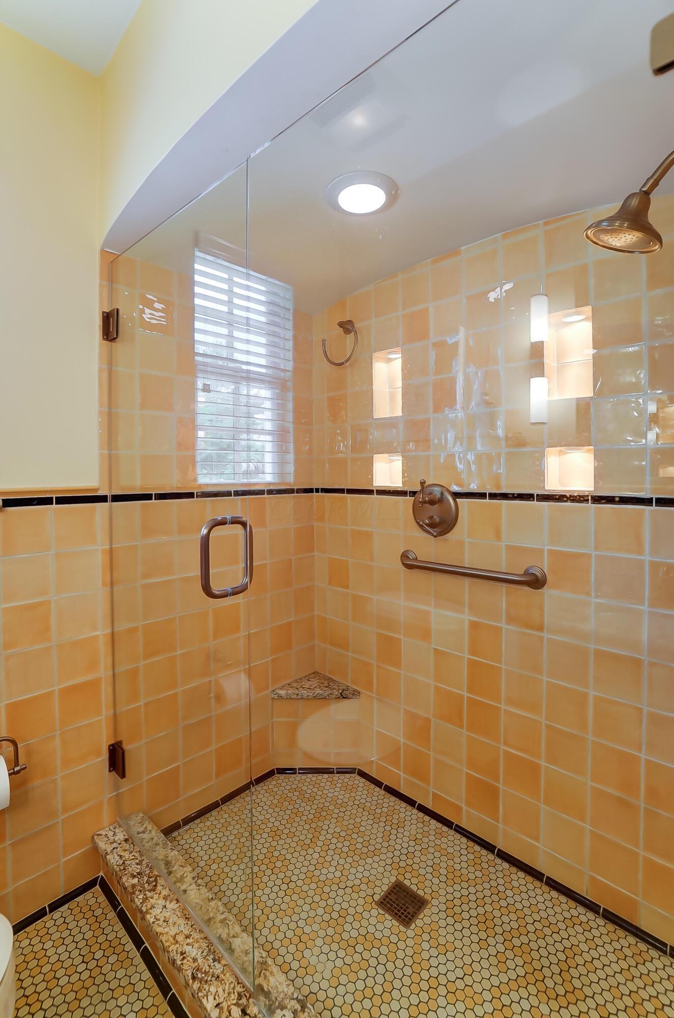 1874 Collingswood Road