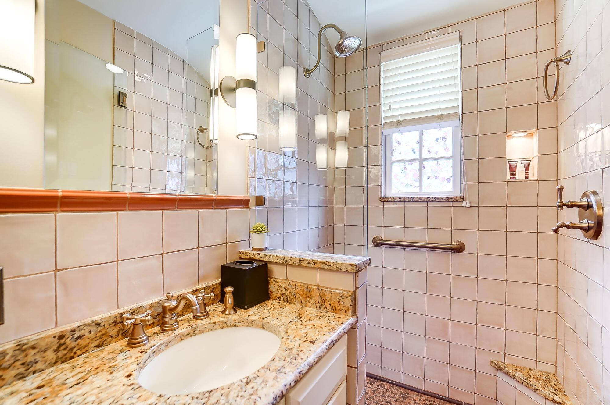 1874 Collingswood Road