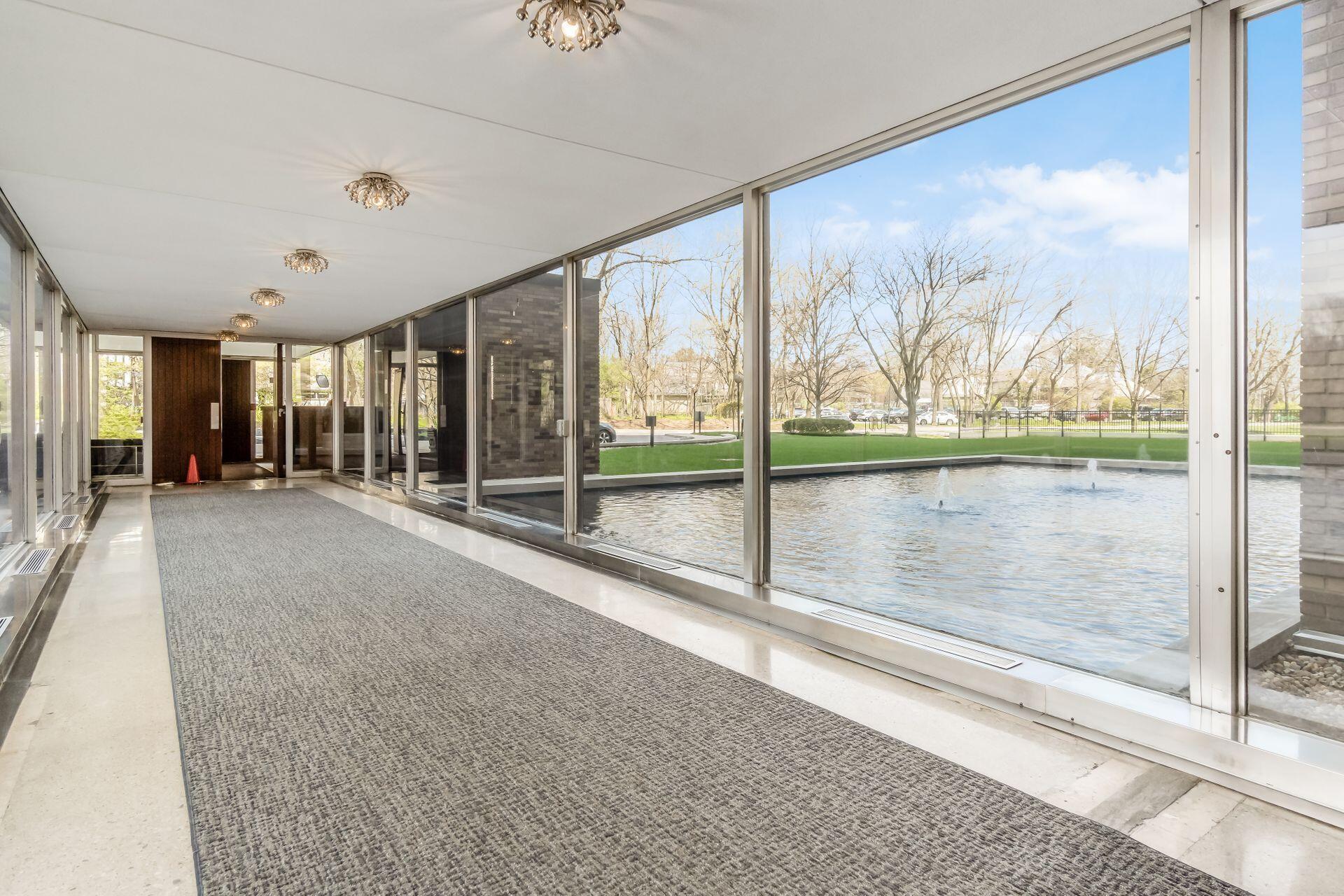 1000 Urlin Avenue, 2222