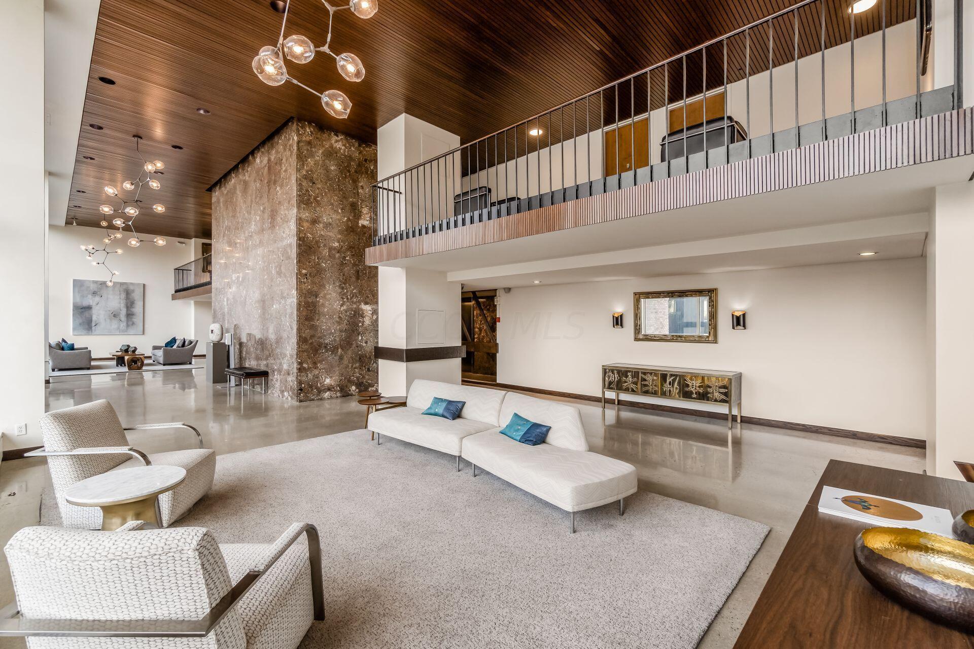 1000 Urlin Avenue, 2222