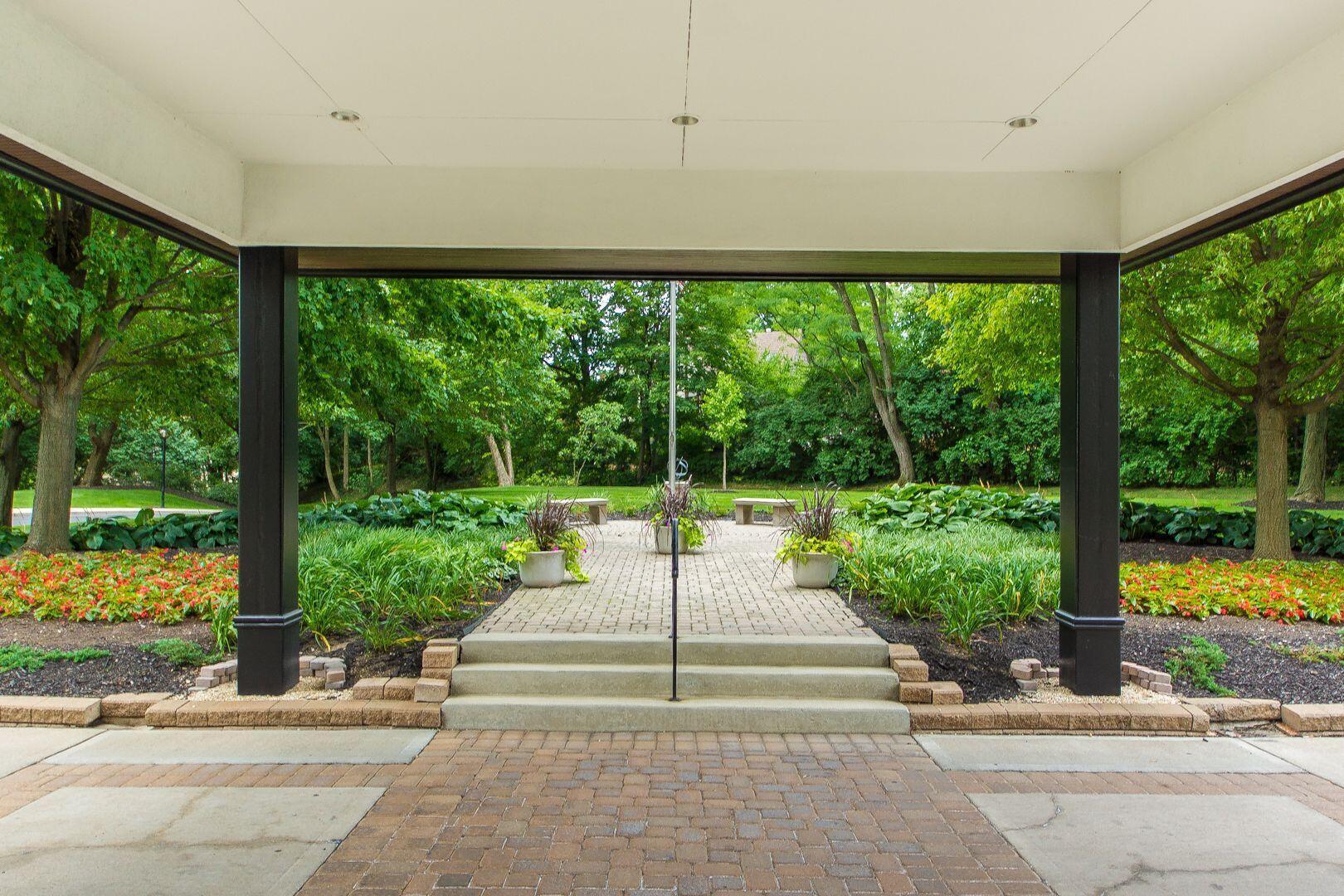 1000 Urlin Avenue, 2222