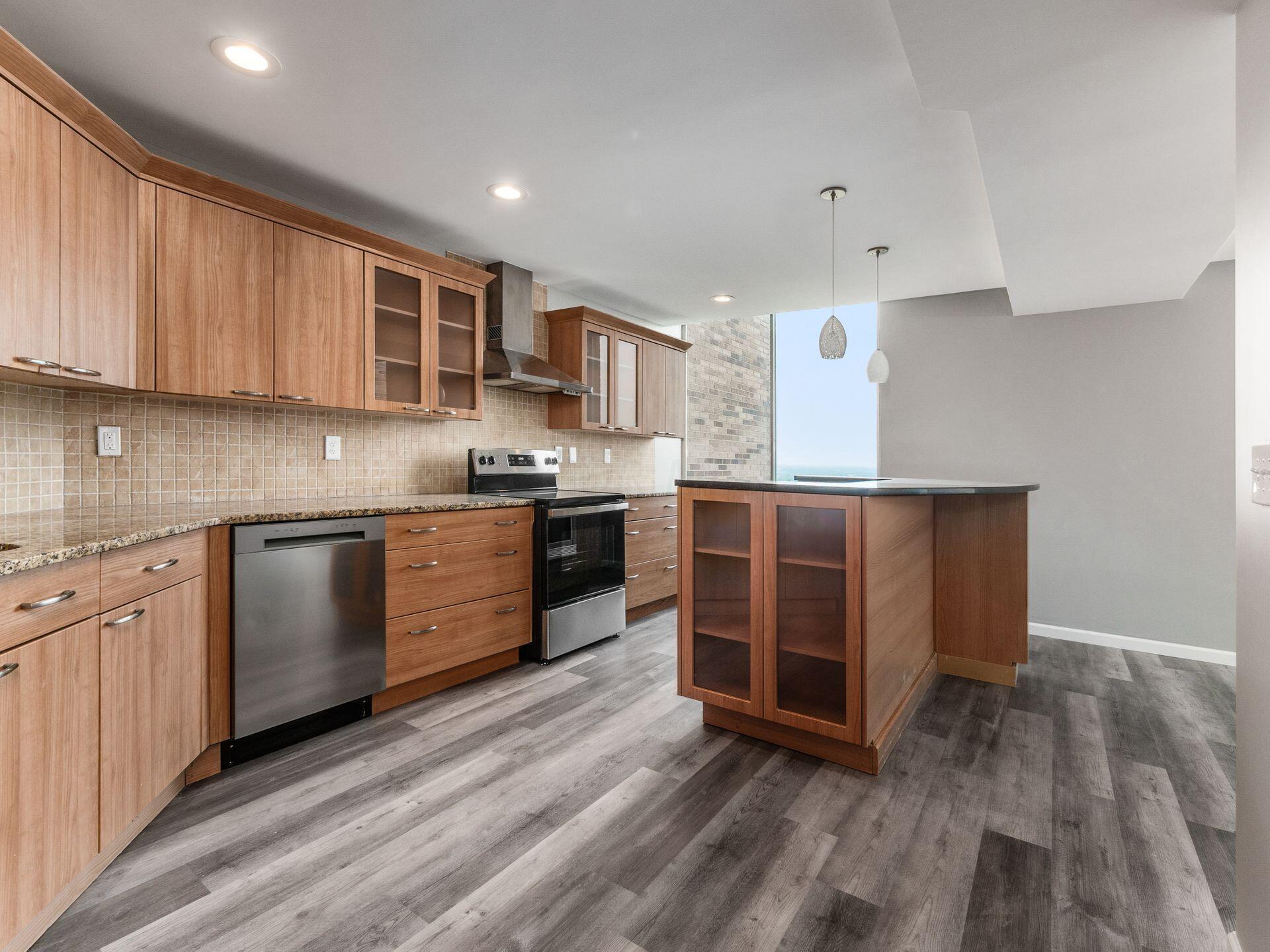 1000 Urlin Avenue, 2222