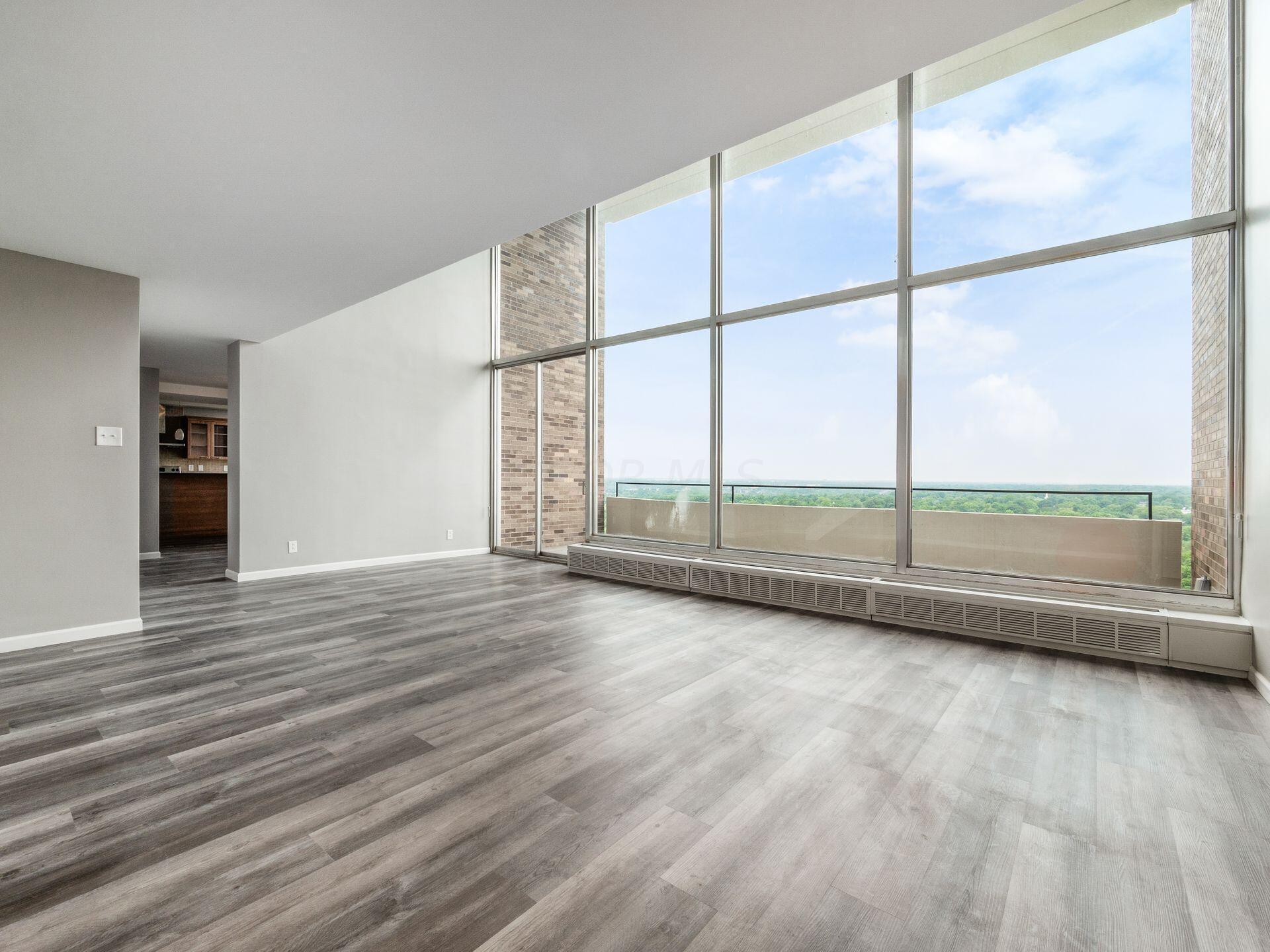 1000 Urlin Avenue, 2222