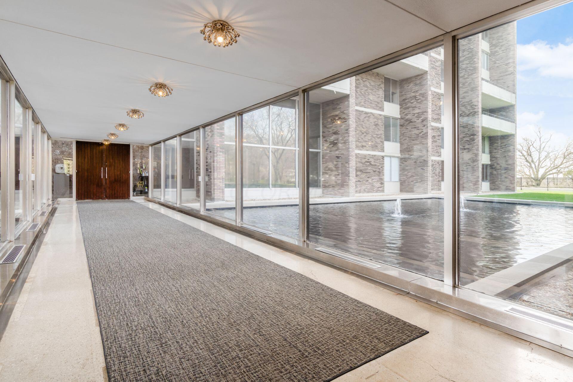 1000 Urlin Avenue, 2222