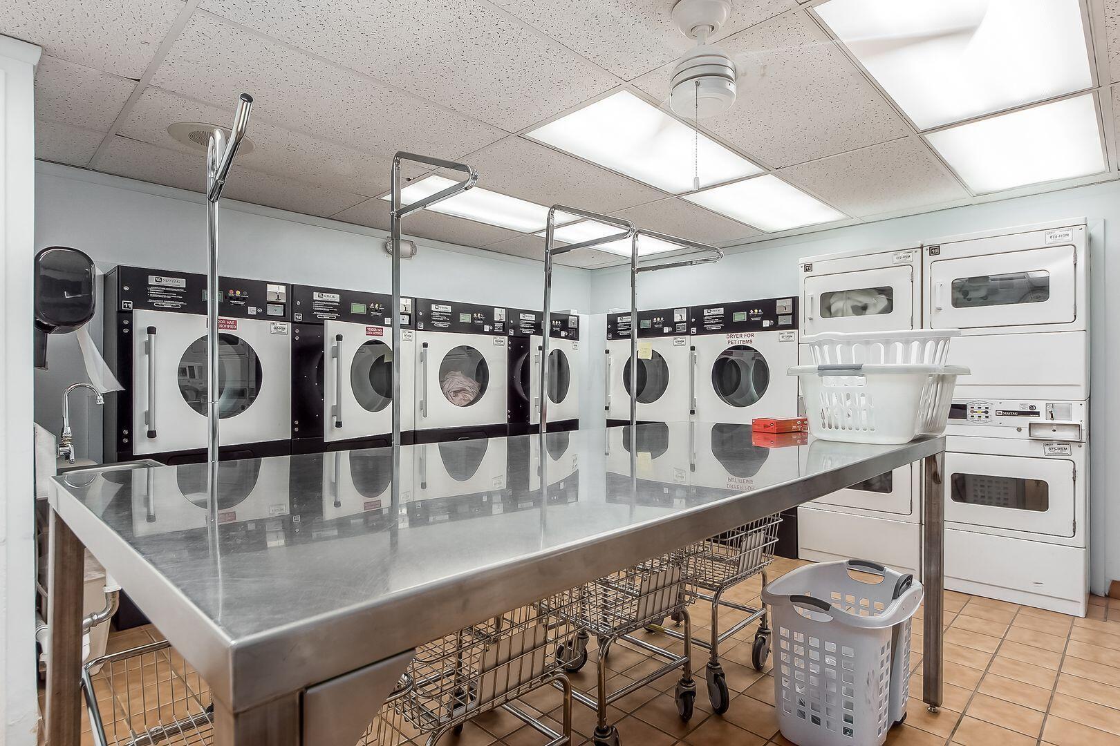 1000 Urlin Avenue, 2222