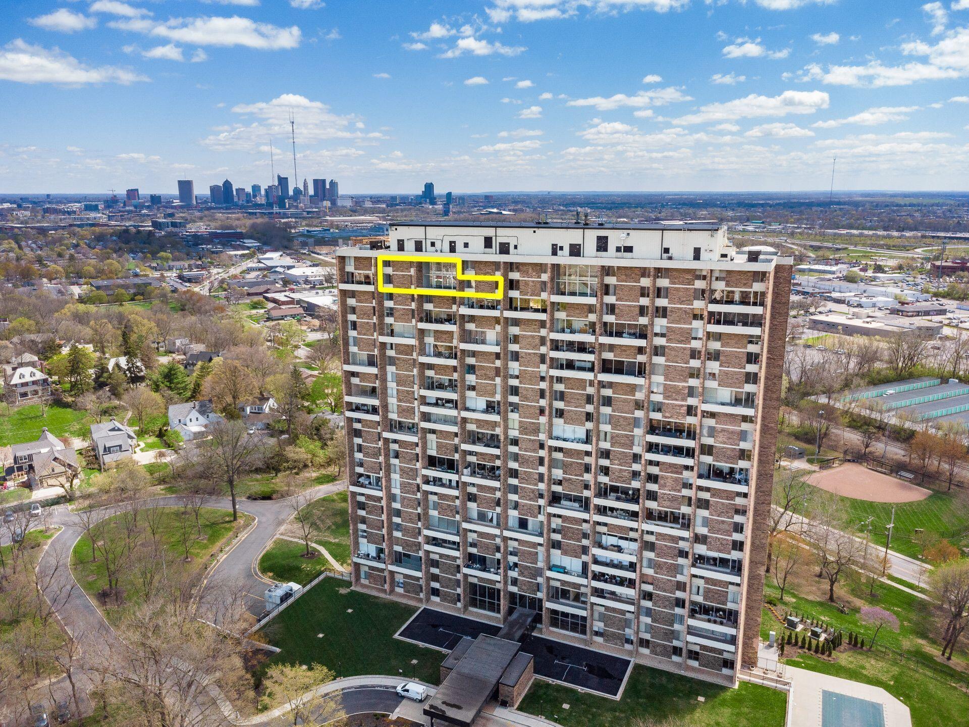 1000 Urlin Avenue, 2222