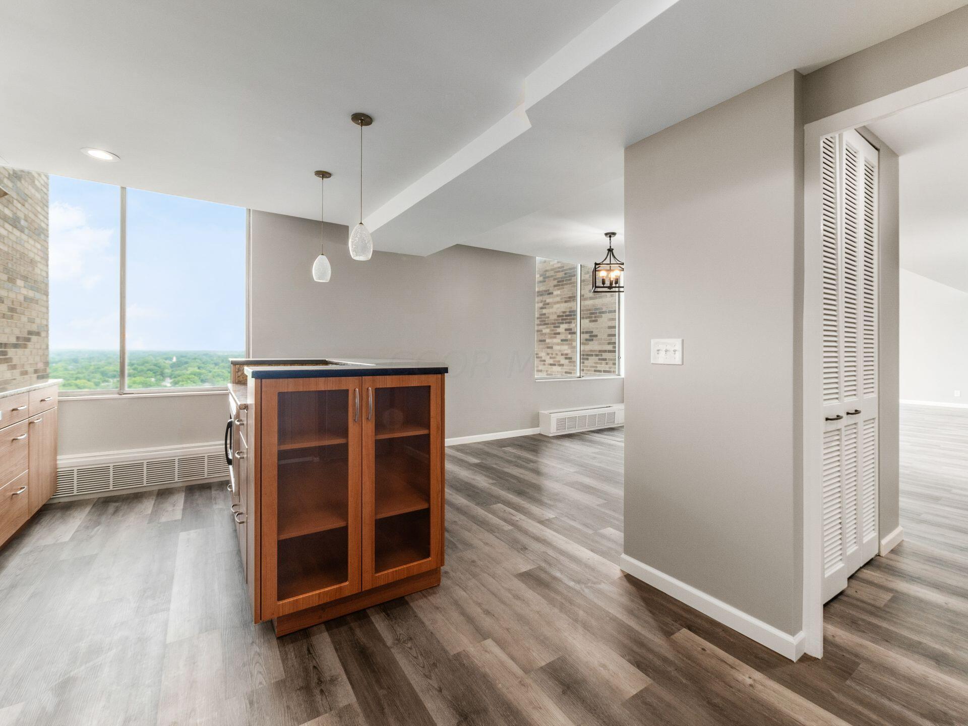 1000 Urlin Avenue, 2222