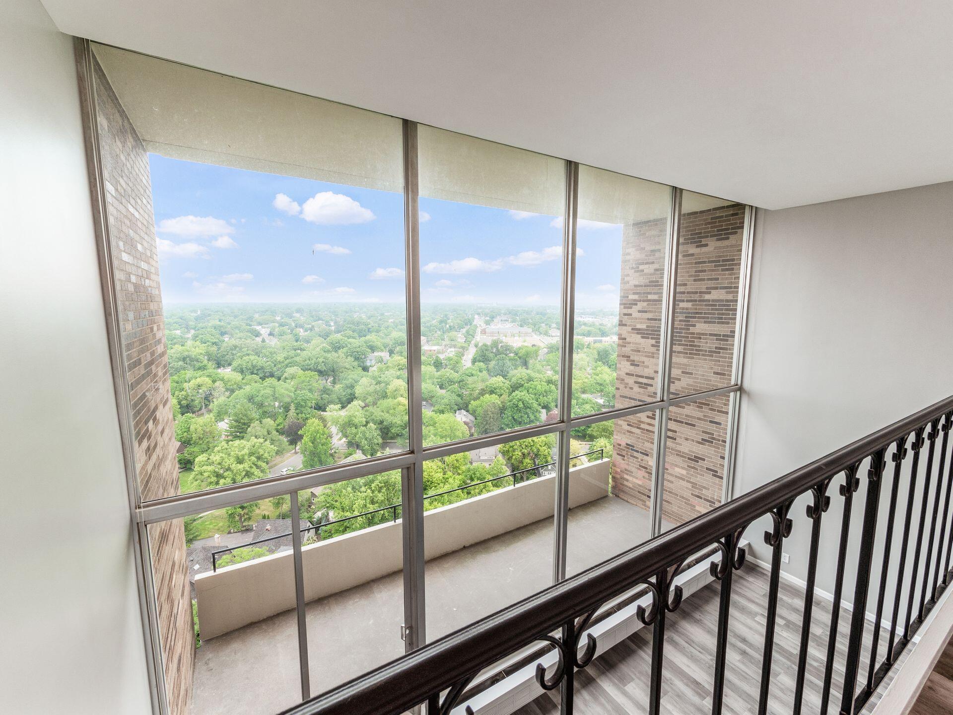 1000 Urlin Avenue, 2222