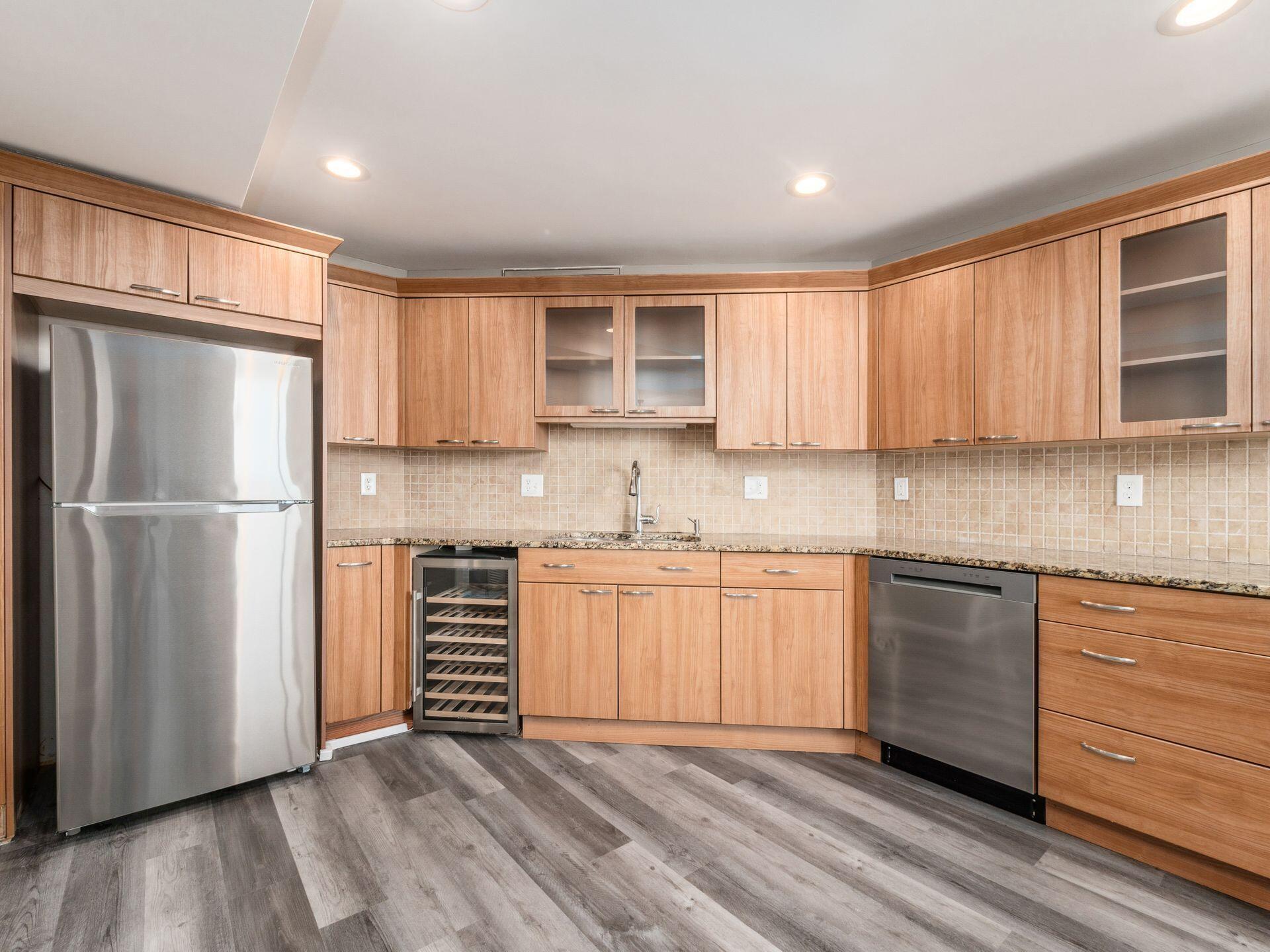 1000 Urlin Avenue, 2222