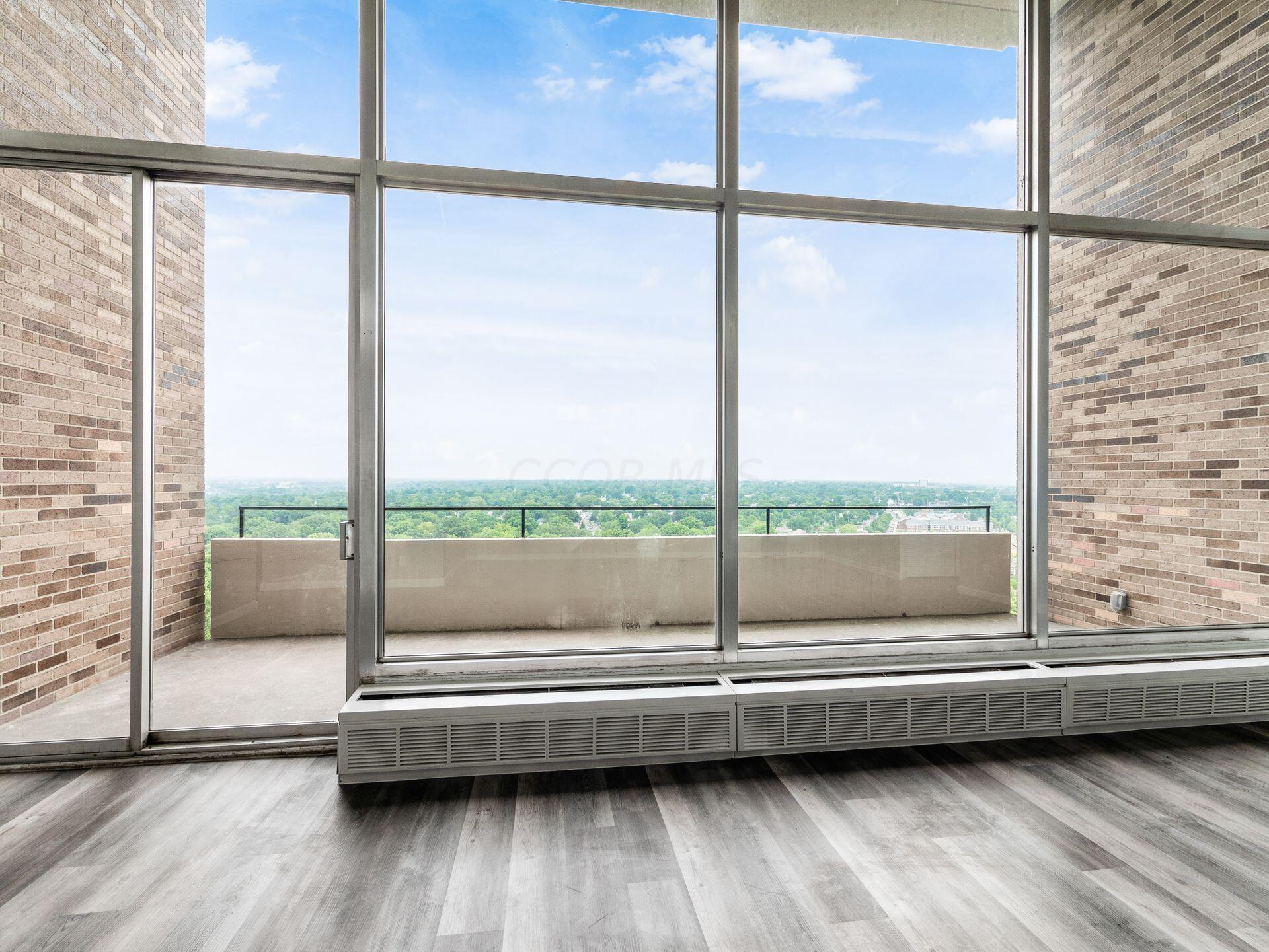 1000 Urlin Avenue, 2222