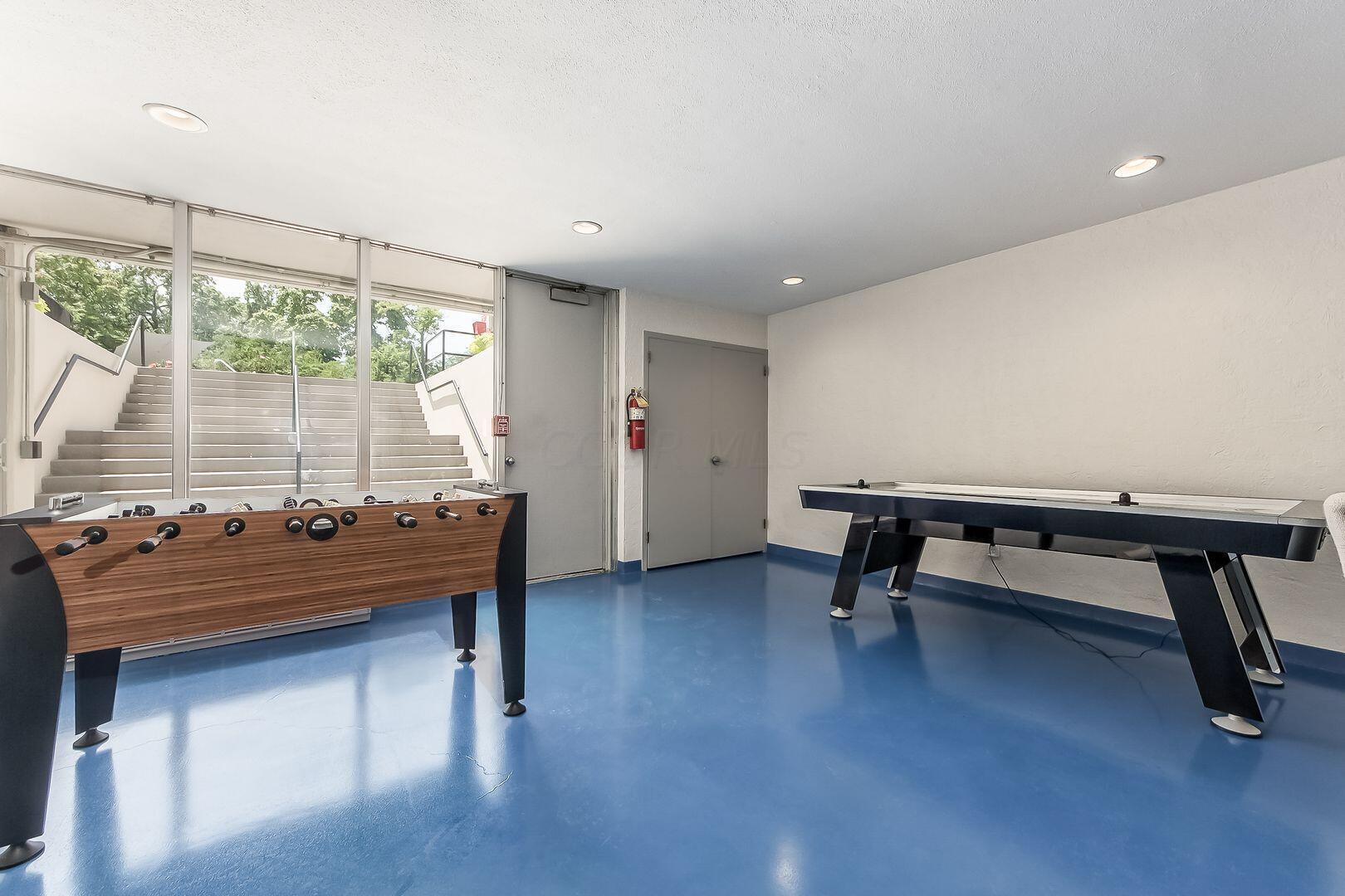 1000 Urlin Avenue, 2222