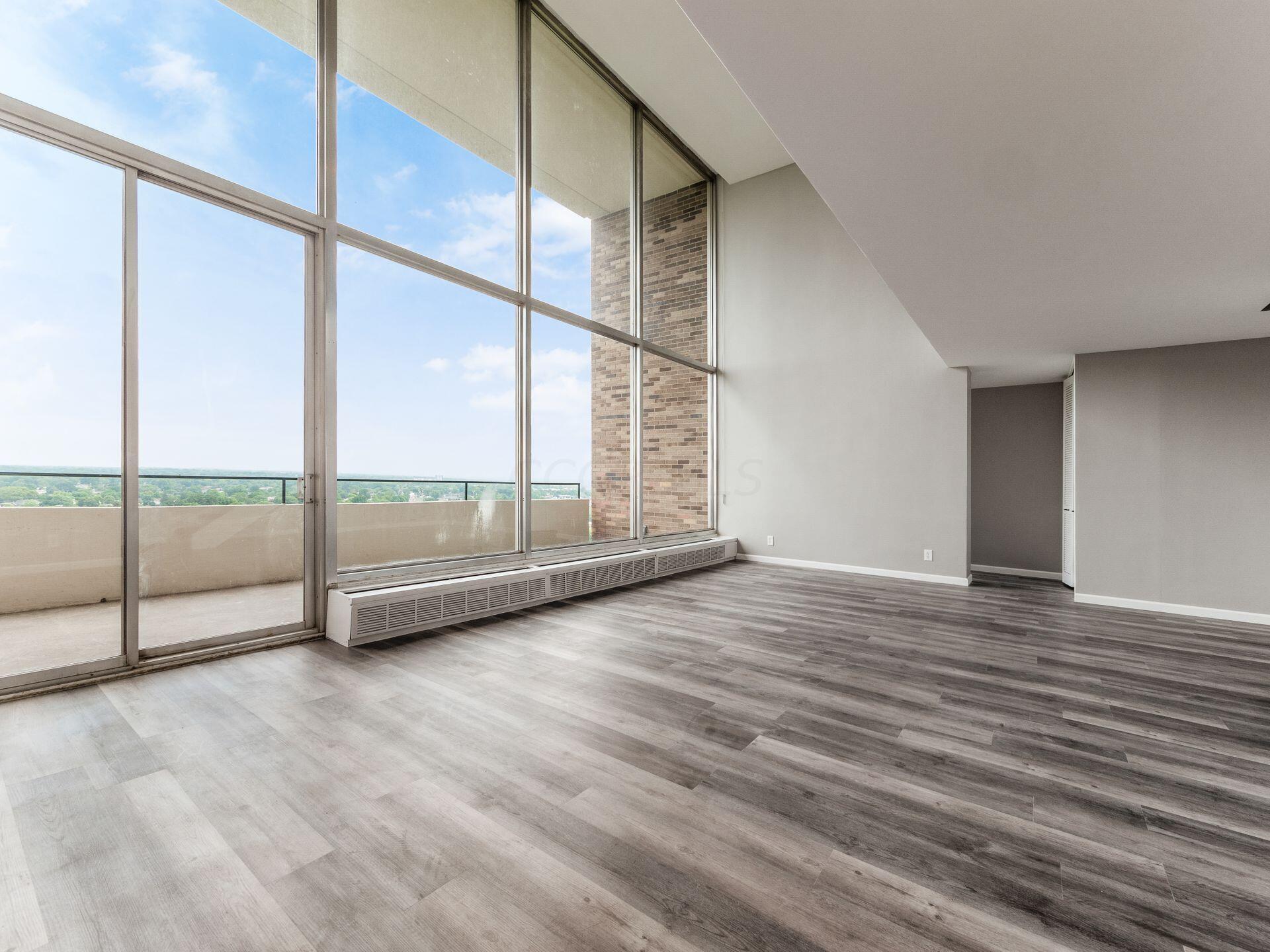 1000 Urlin Avenue, 2222