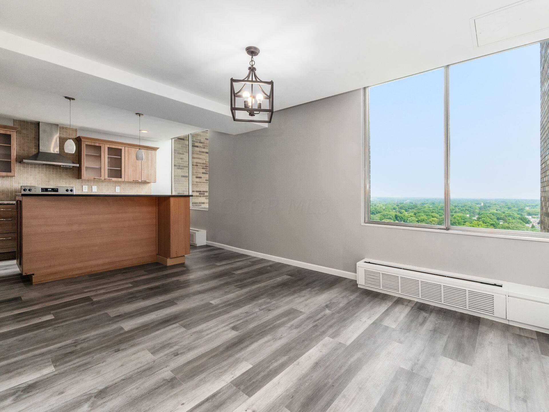 1000 Urlin Avenue, 2222