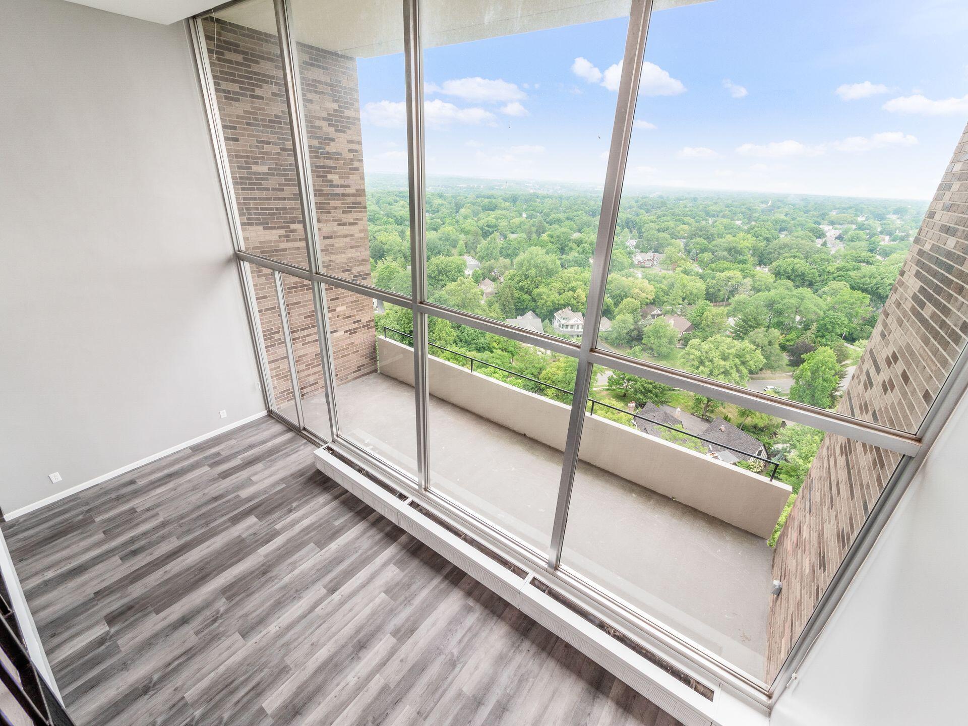 1000 Urlin Avenue, 2222