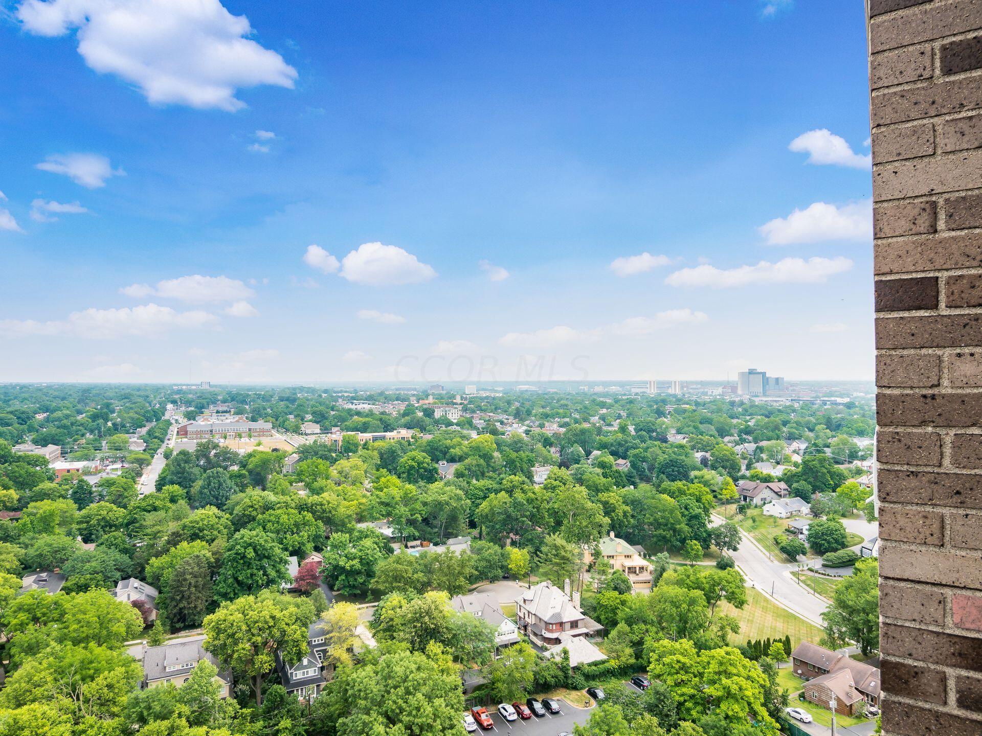 1000 Urlin Avenue, 2222