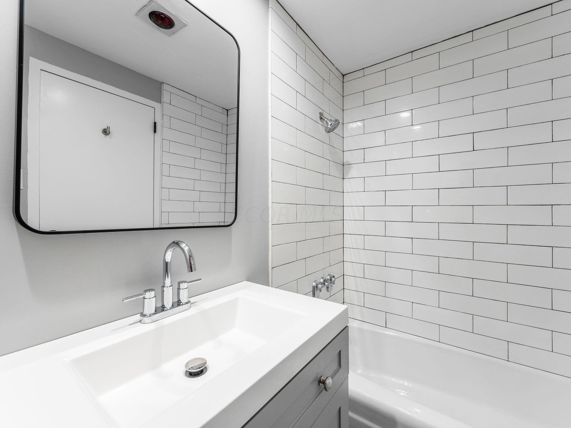 1000 Urlin Avenue, 2222