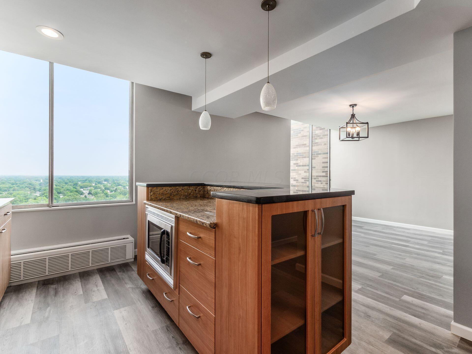 1000 Urlin Avenue, 2222