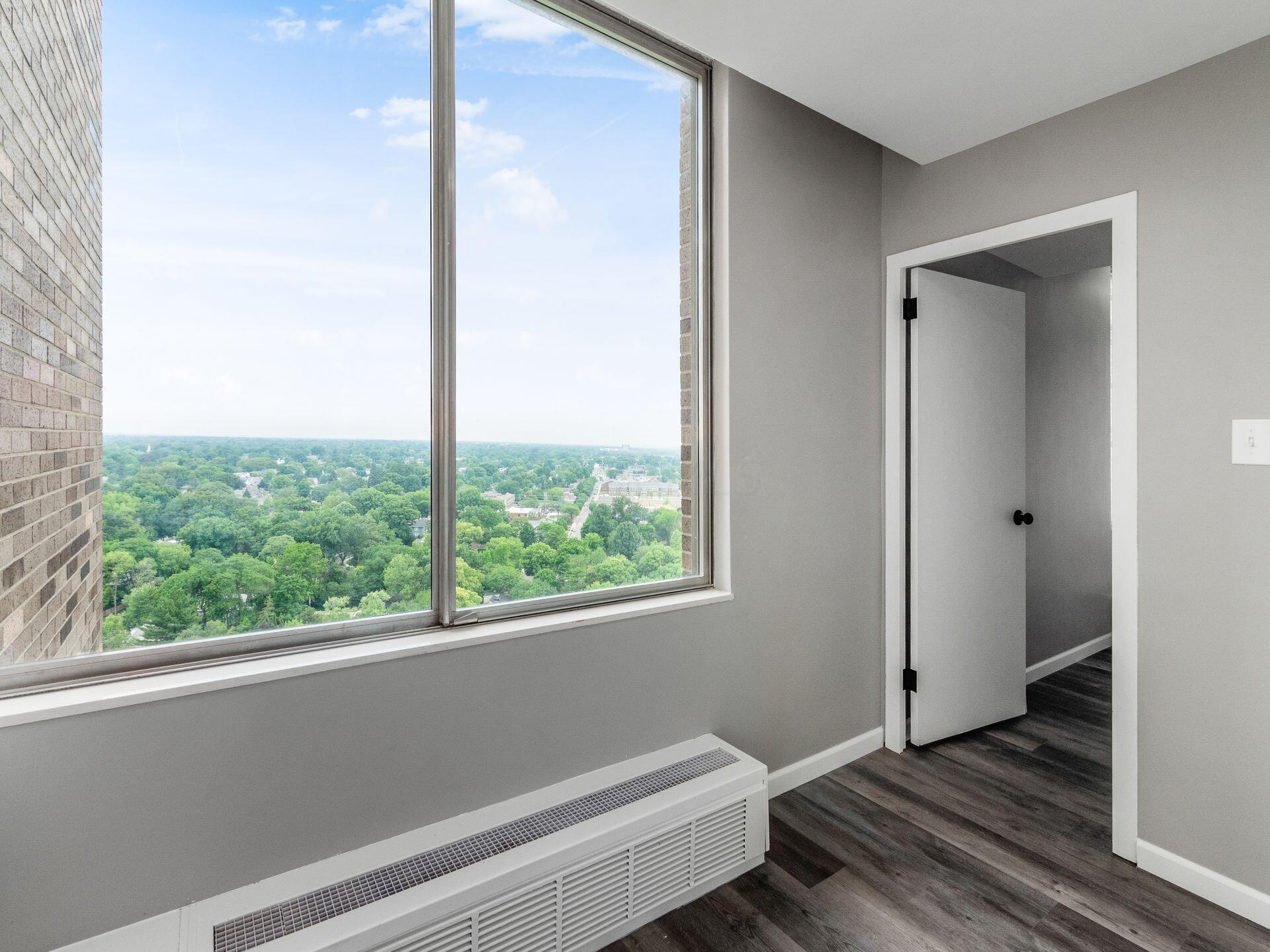 1000 Urlin Avenue, 2222