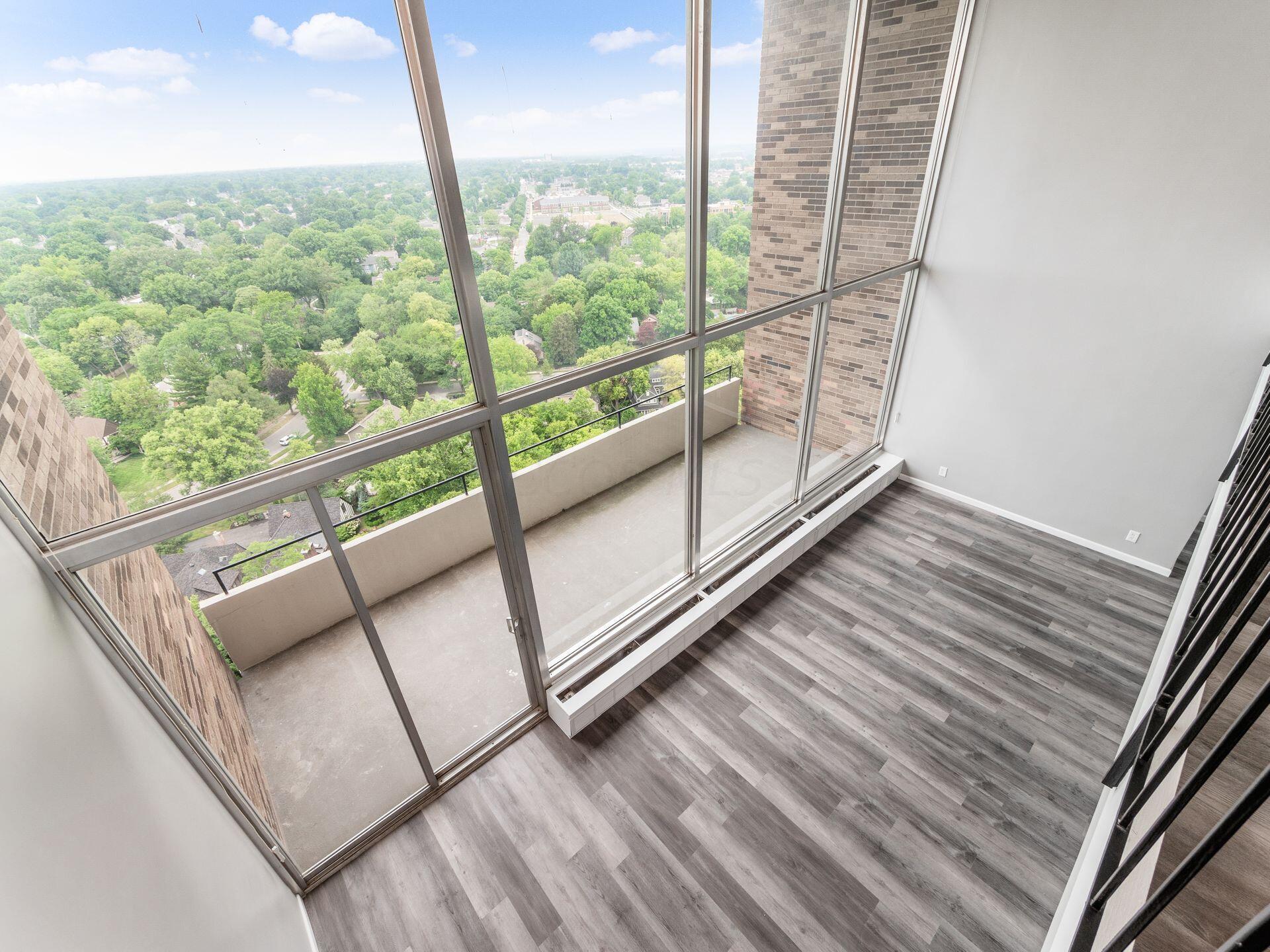 1000 Urlin Avenue, 2222