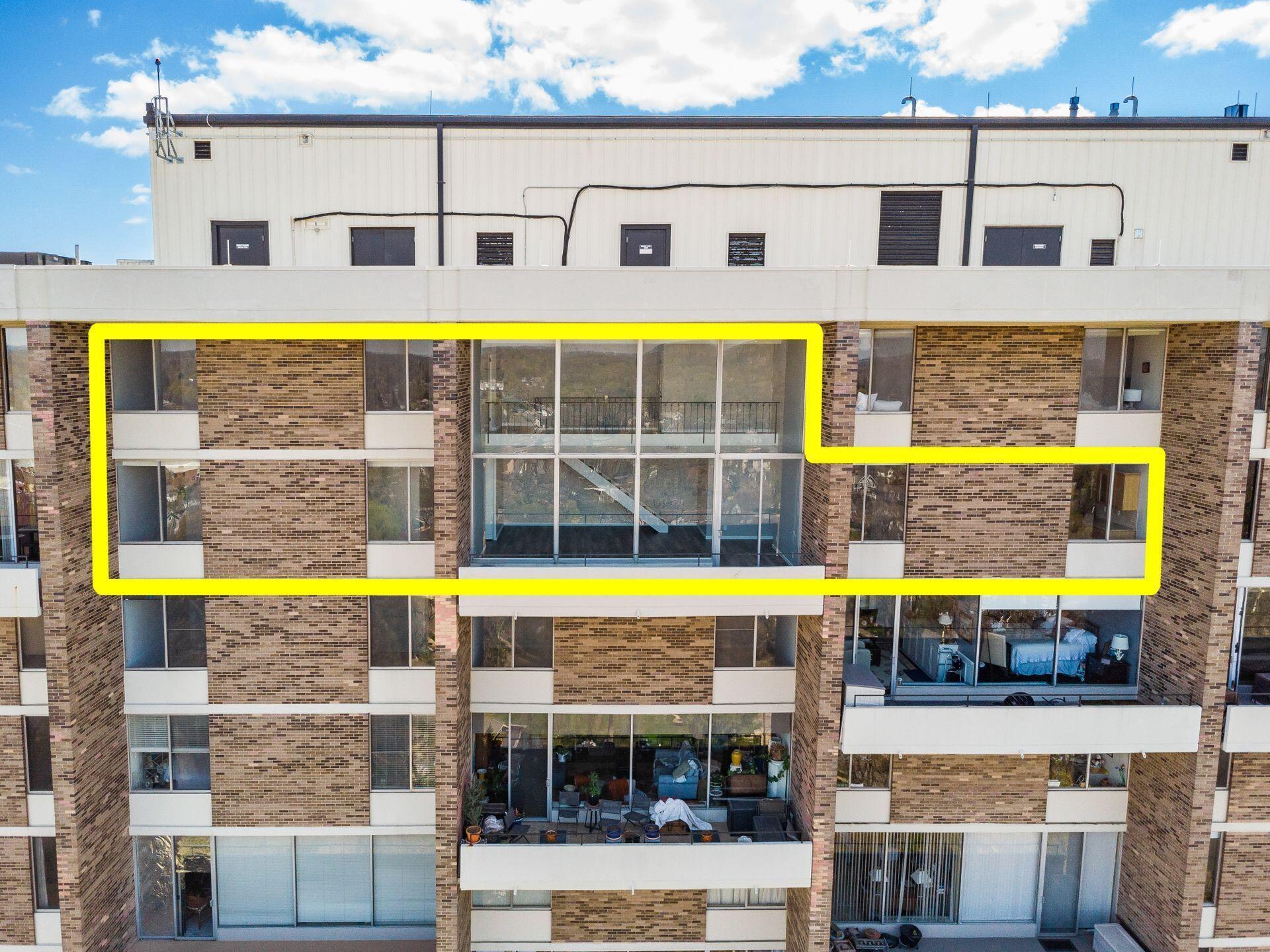 1000 Urlin Avenue, 2222