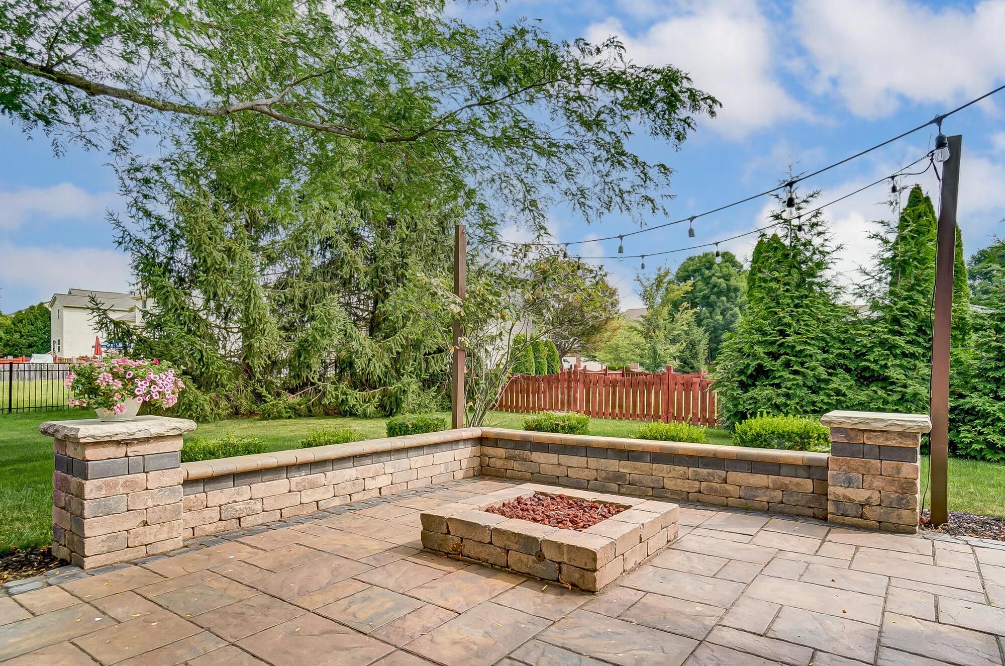 7440 Rolling Ridge Way