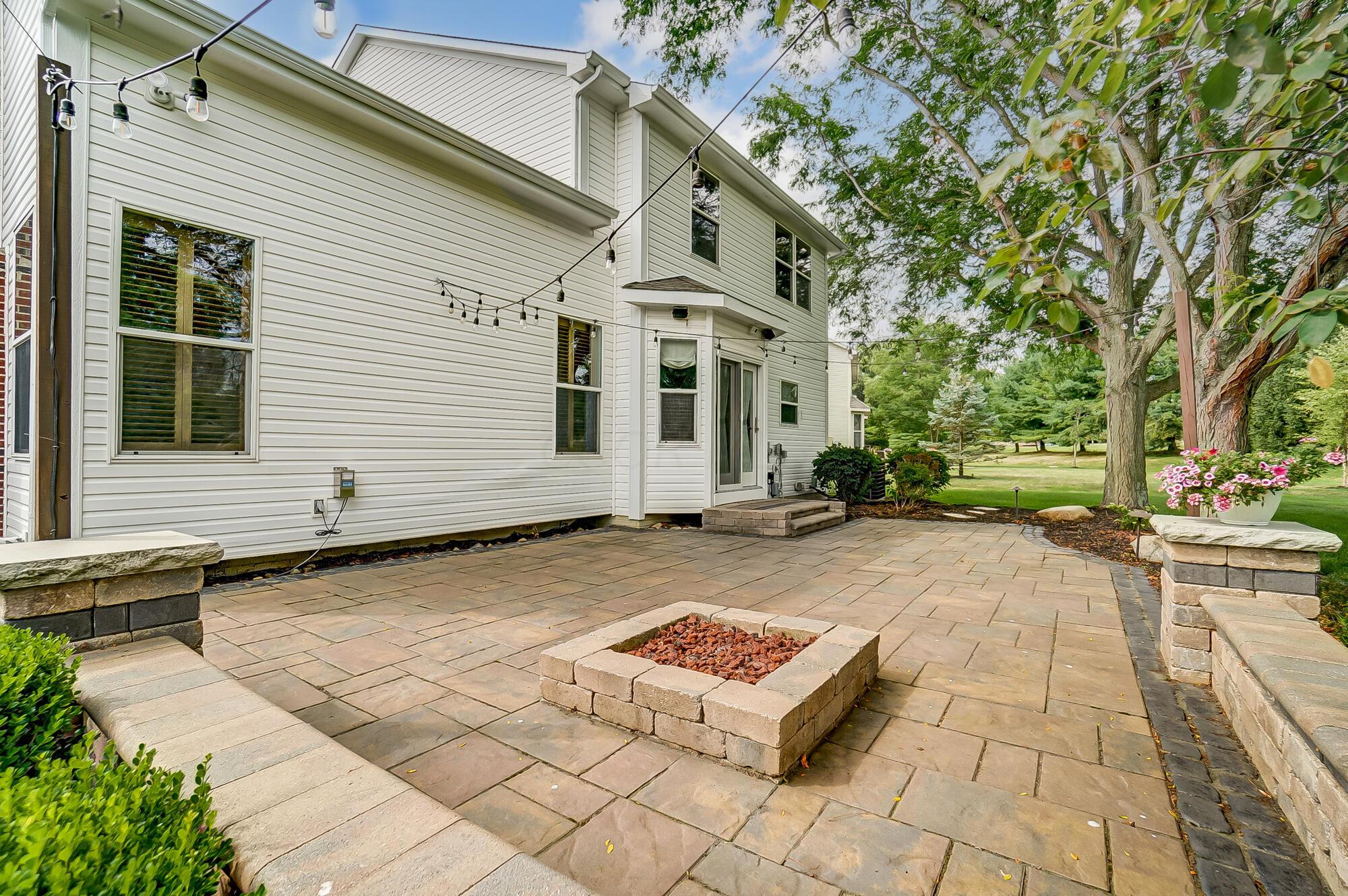 7440 Rolling Ridge Way