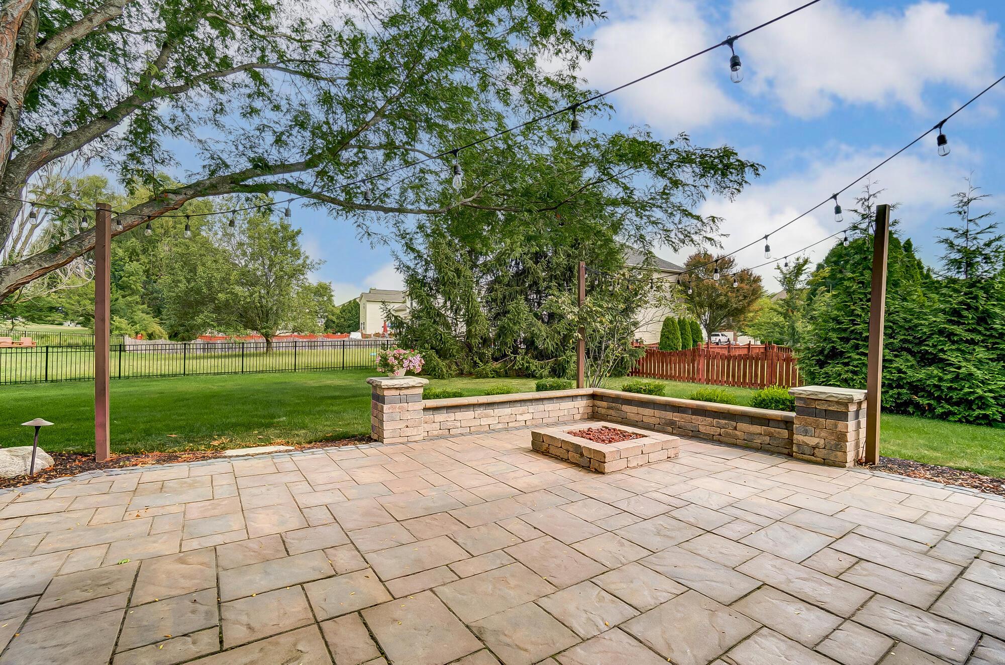 7440 Rolling Ridge Way