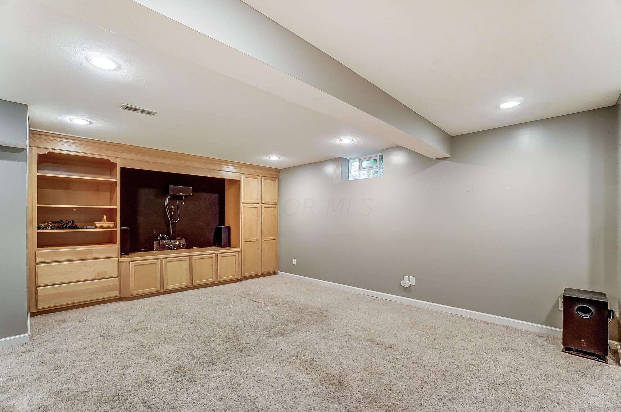 7440 Rolling Ridge Way