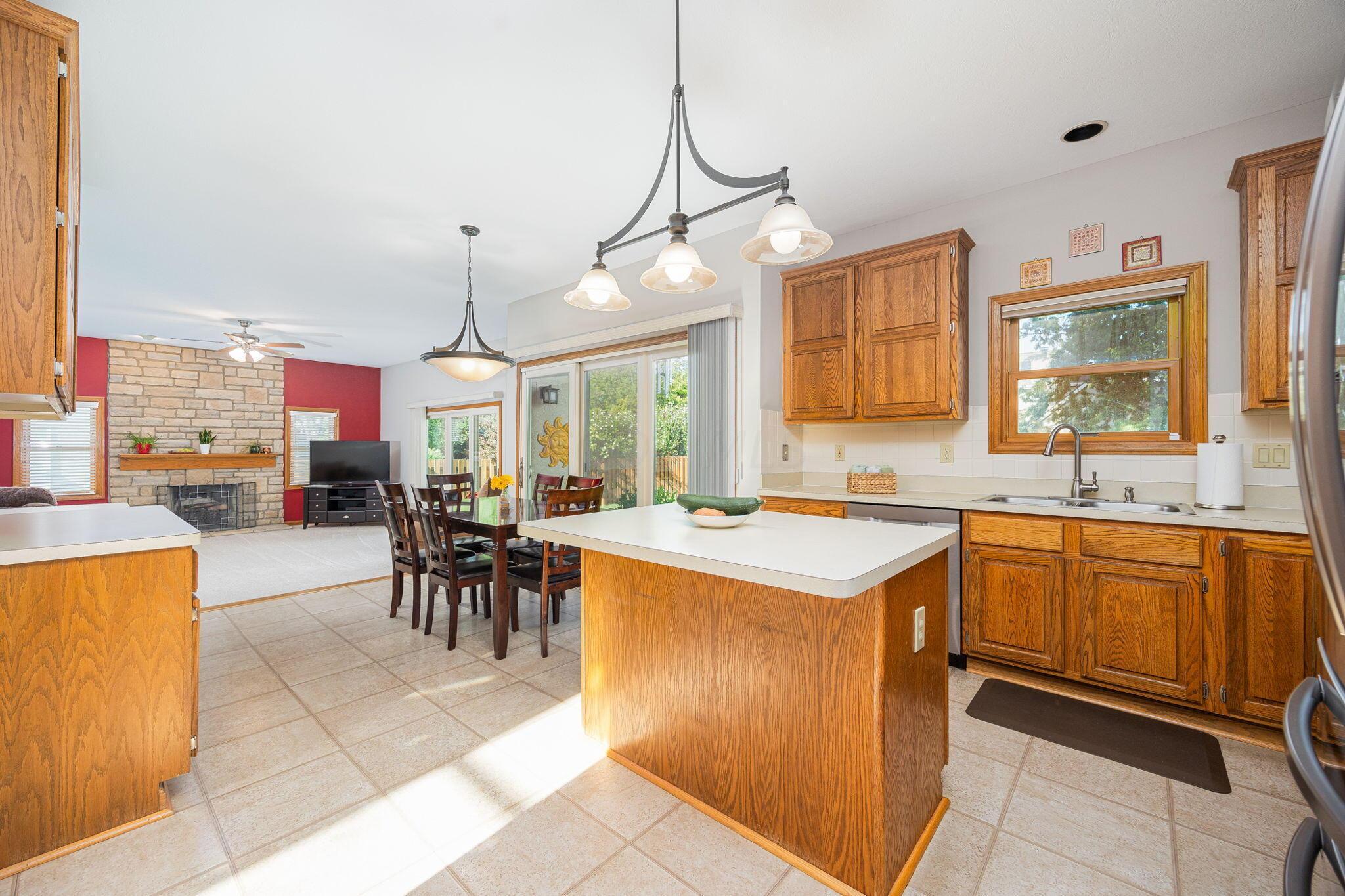 832 Thorncrest Court