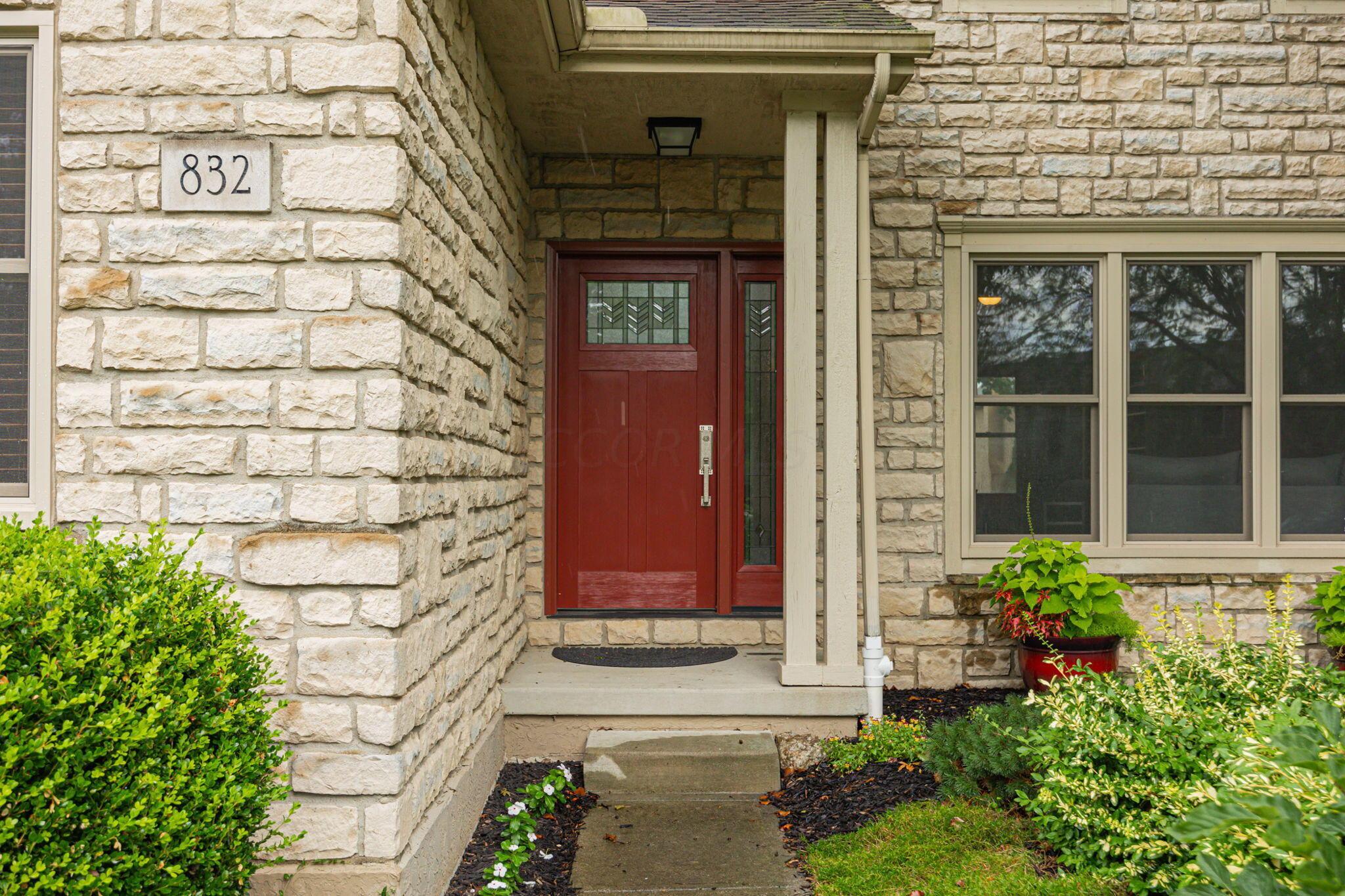 832 Thorncrest Court