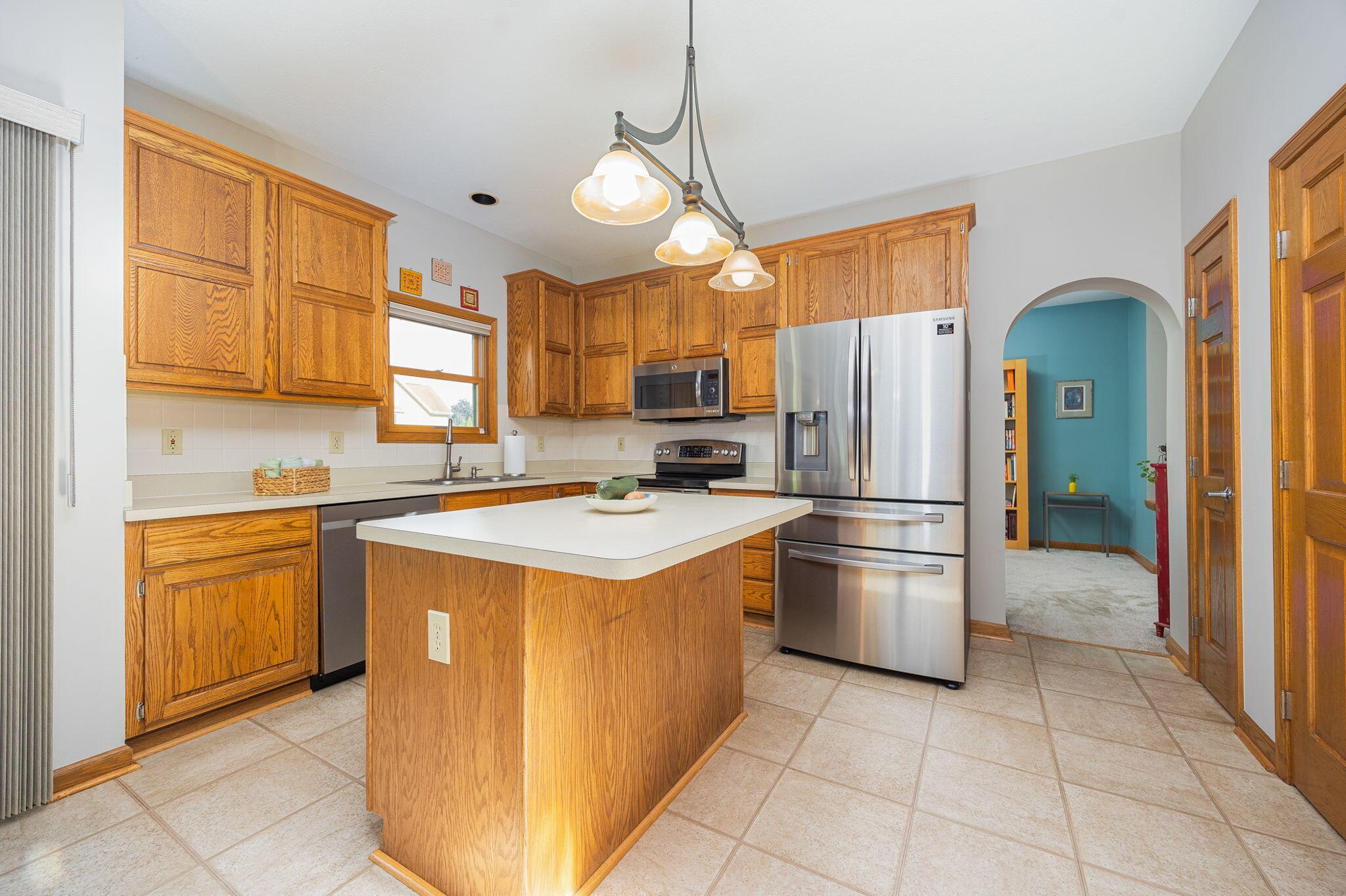 832 Thorncrest Court