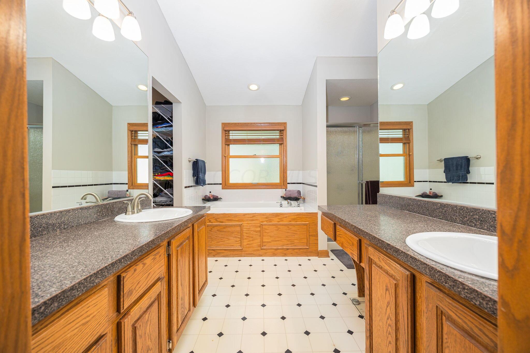 832 Thorncrest Court