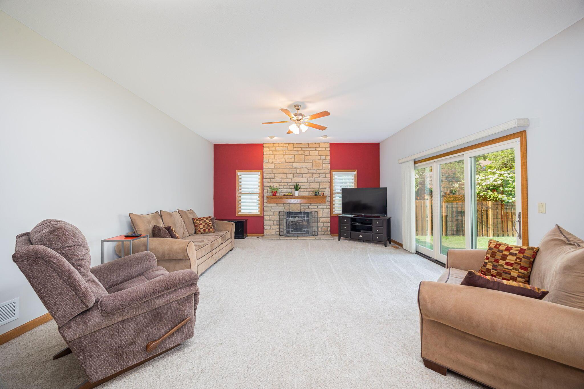 832 Thorncrest Court